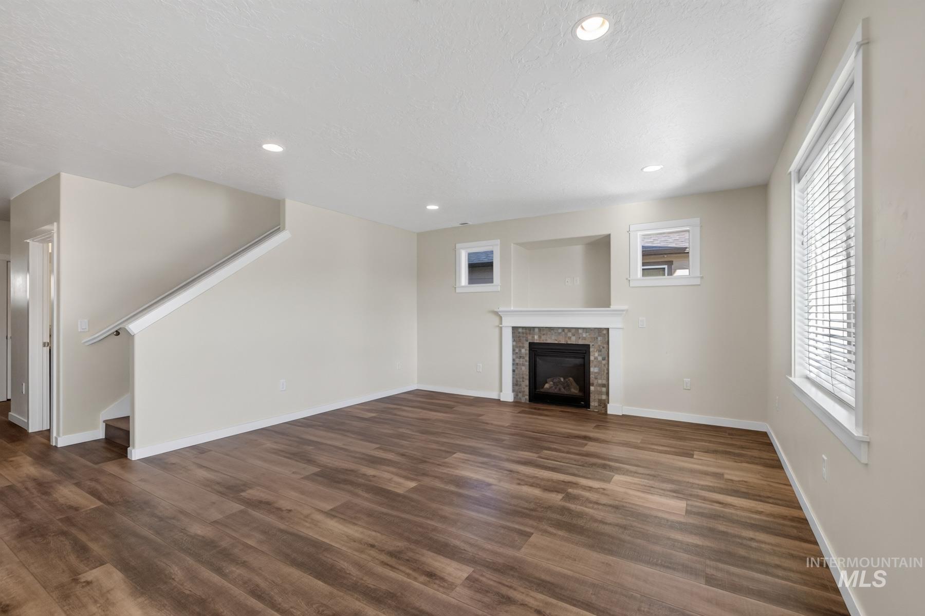 32 N Wooddale Ave, Eagle, Idaho 83616, 5 Bedrooms, 2.5 Bathrooms, Residential For Sale, Price $599,000,MLS 99003784