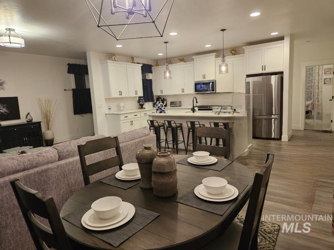 6031 W Riva Capri St, Meridian, Idaho 83646, 3 Bedrooms, 2 Bathrooms, Rental For Rent, Price $2,800, 99003787