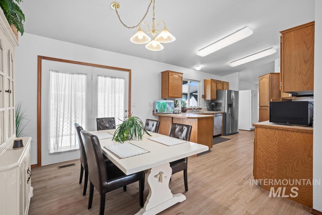 1100 Burnett Dr., Nampa, Idaho 83651, 3 Bedrooms, 2 Bathrooms, Residential For Sale, Price $315,000, 99003788