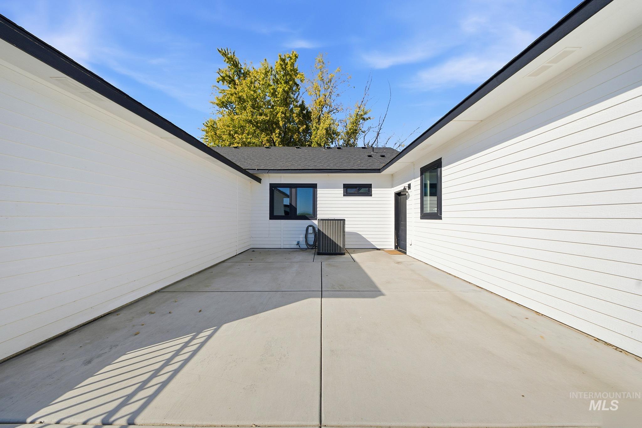 18284 Dean Ln, Nampa, Idaho 83687, 3 Bedrooms, 2 Bathrooms, Residential For Sale, Price $750,000,MLS 99003789