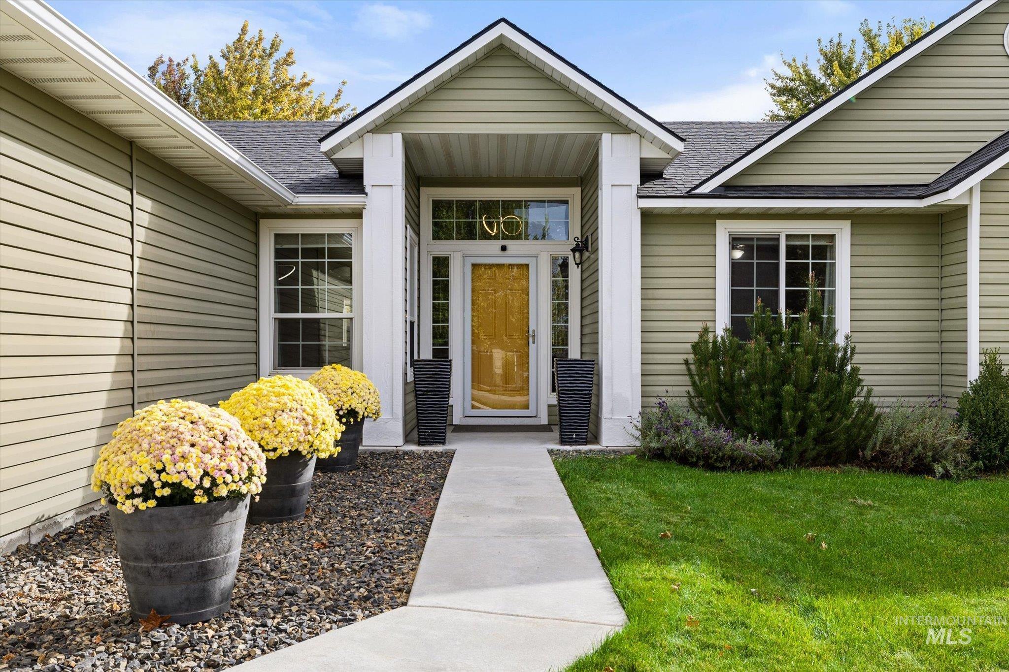 4986 S Tinker Ave, Boise, Idaho 83709, 4 Bedrooms, 3 Bathrooms, Residential For Sale, Price $509,900,MLS 99003790