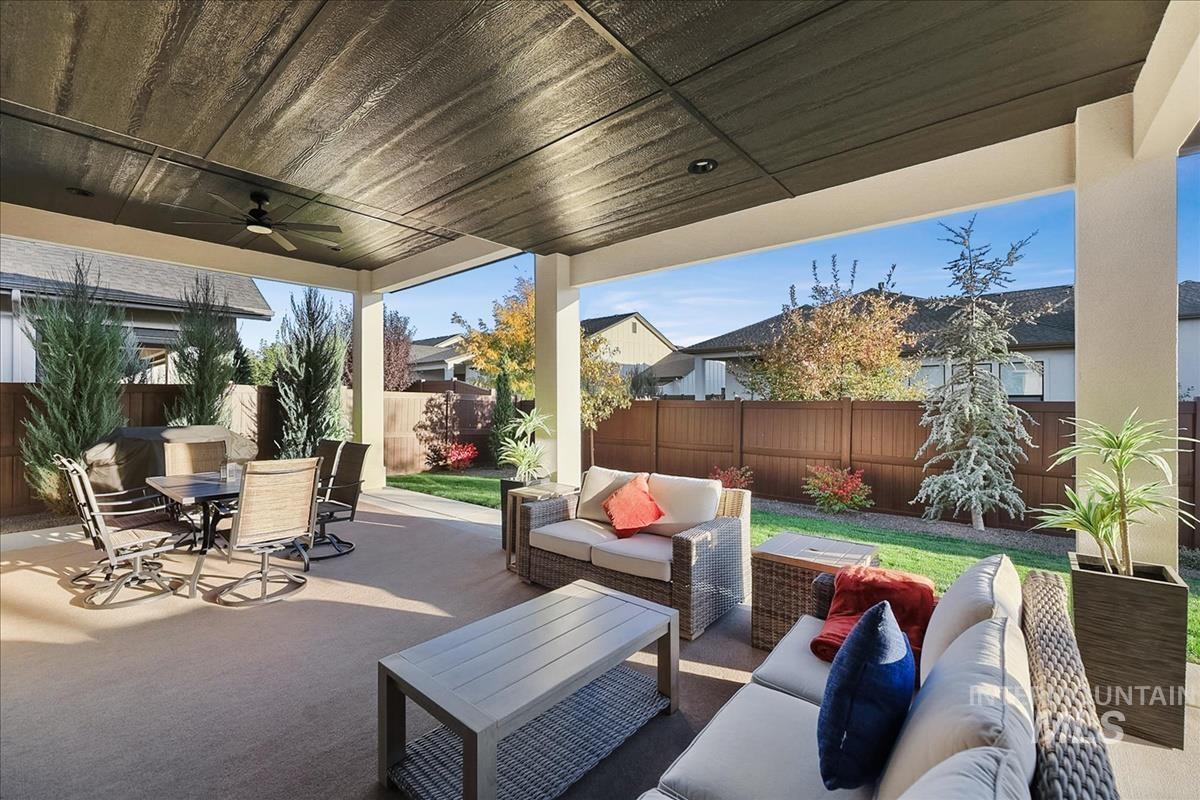 10677 W Lothbury Dr, Star, Idaho 83669, 3 Bedrooms, 2.5 Bathrooms, Residential For Sale, Price $925,000, 99003792
