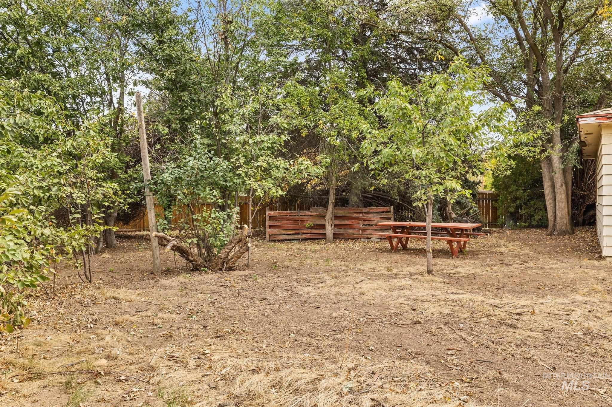 7609 W Cambridge Dr, Boise, Idaho 83704, 3 Bedrooms, 1 Bathroom, Residential For Sale, Price $315,000, 99003796
