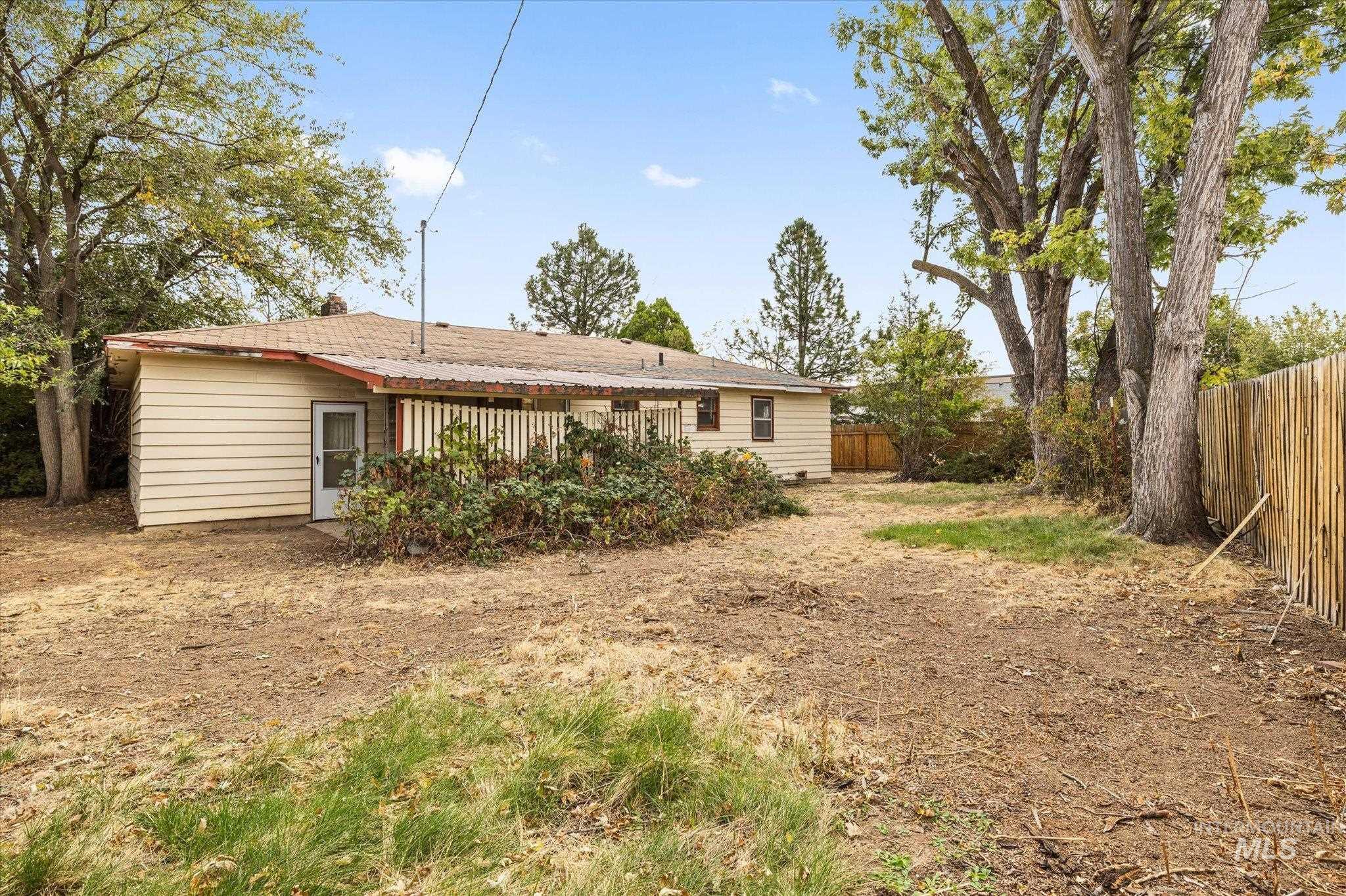 7609 W Cambridge Dr, Boise, Idaho 83704, 3 Bedrooms, 1 Bathroom, Residential For Sale, Price $315,000, 99003796