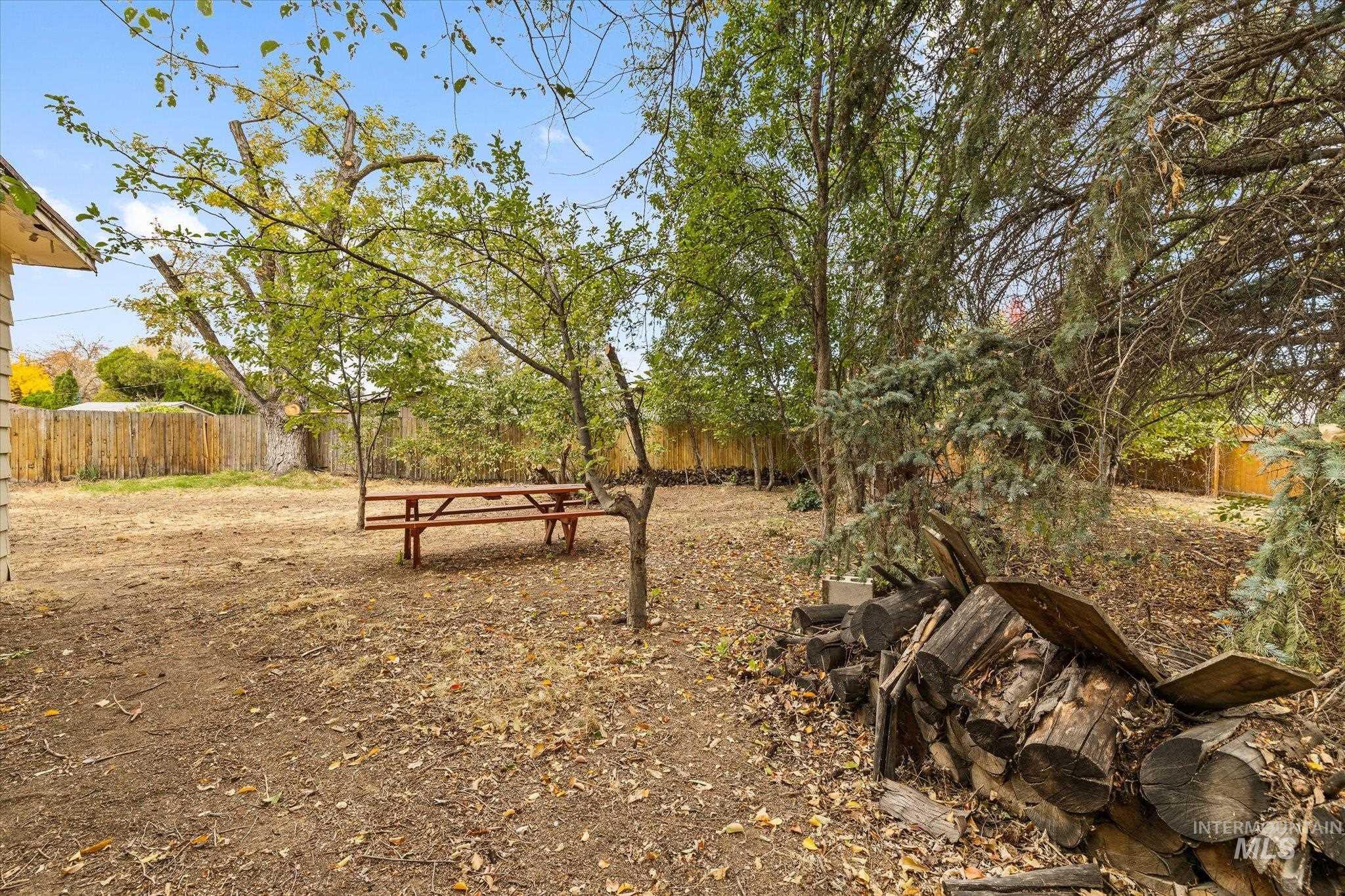 7609 W Cambridge Dr, Boise, Idaho 83704, 3 Bedrooms, 1 Bathroom, Residential For Sale, Price $315,000, 99003796