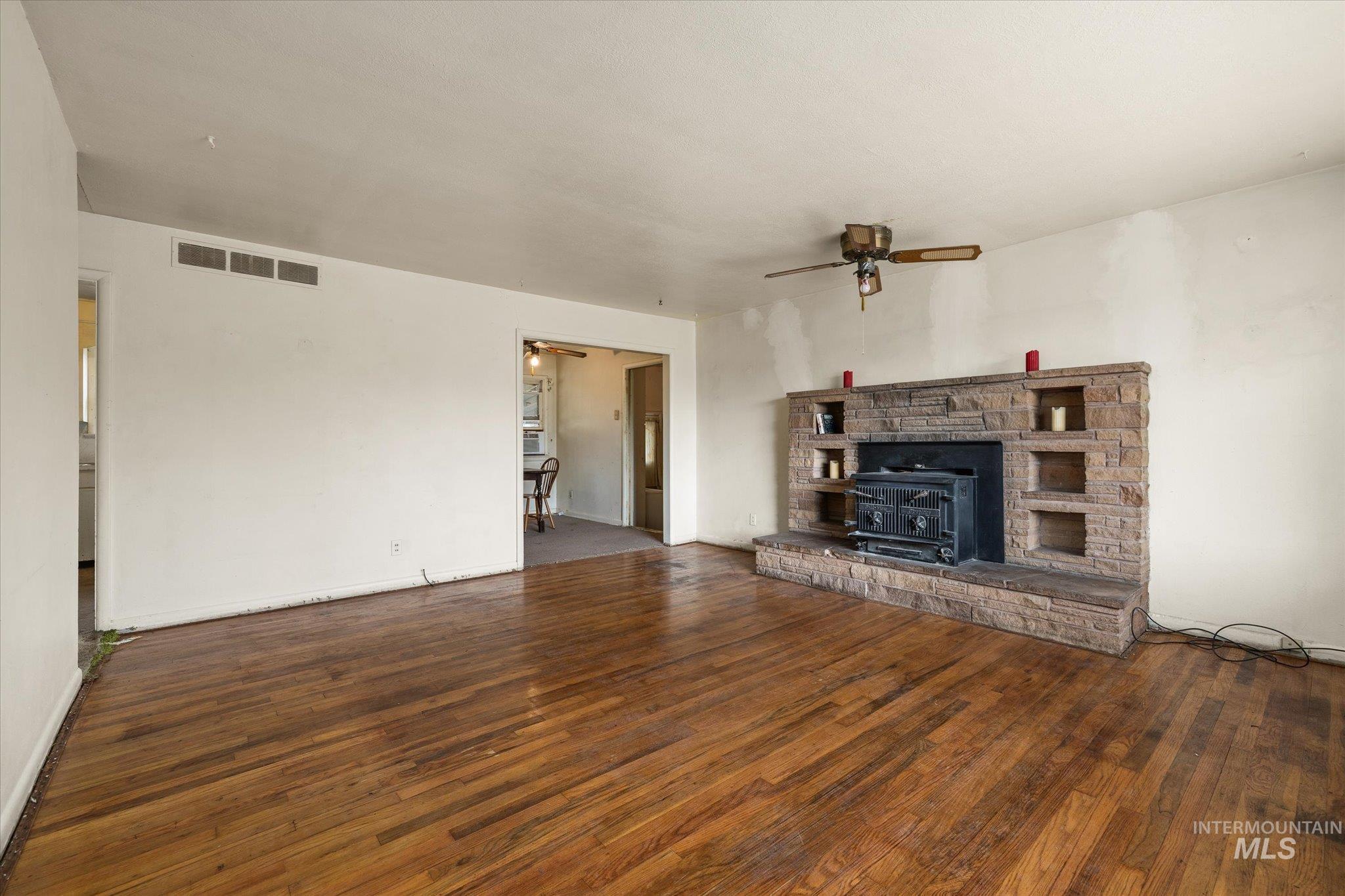 7609 W Cambridge Dr, Boise, Idaho 83704, 3 Bedrooms, 1 Bathroom, Residential For Sale, Price $315,000, 99003796