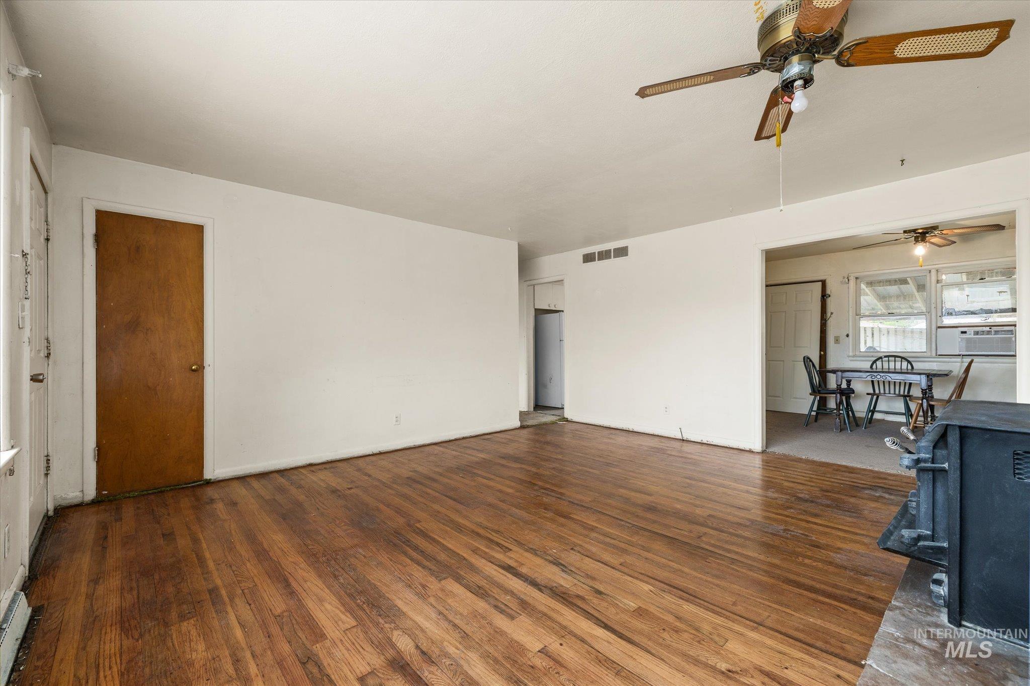 7609 W Cambridge Dr, Boise, Idaho 83704, 3 Bedrooms, 1 Bathroom, Residential For Sale, Price $315,000, 99003796