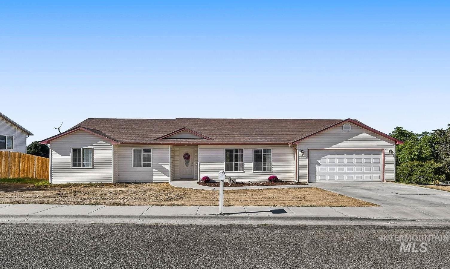 880 S Iowa Ave, Payette, Idaho 83661, 3 Bedrooms, 2 Bathrooms, Residential For Sale, Price $335,000, 99003797