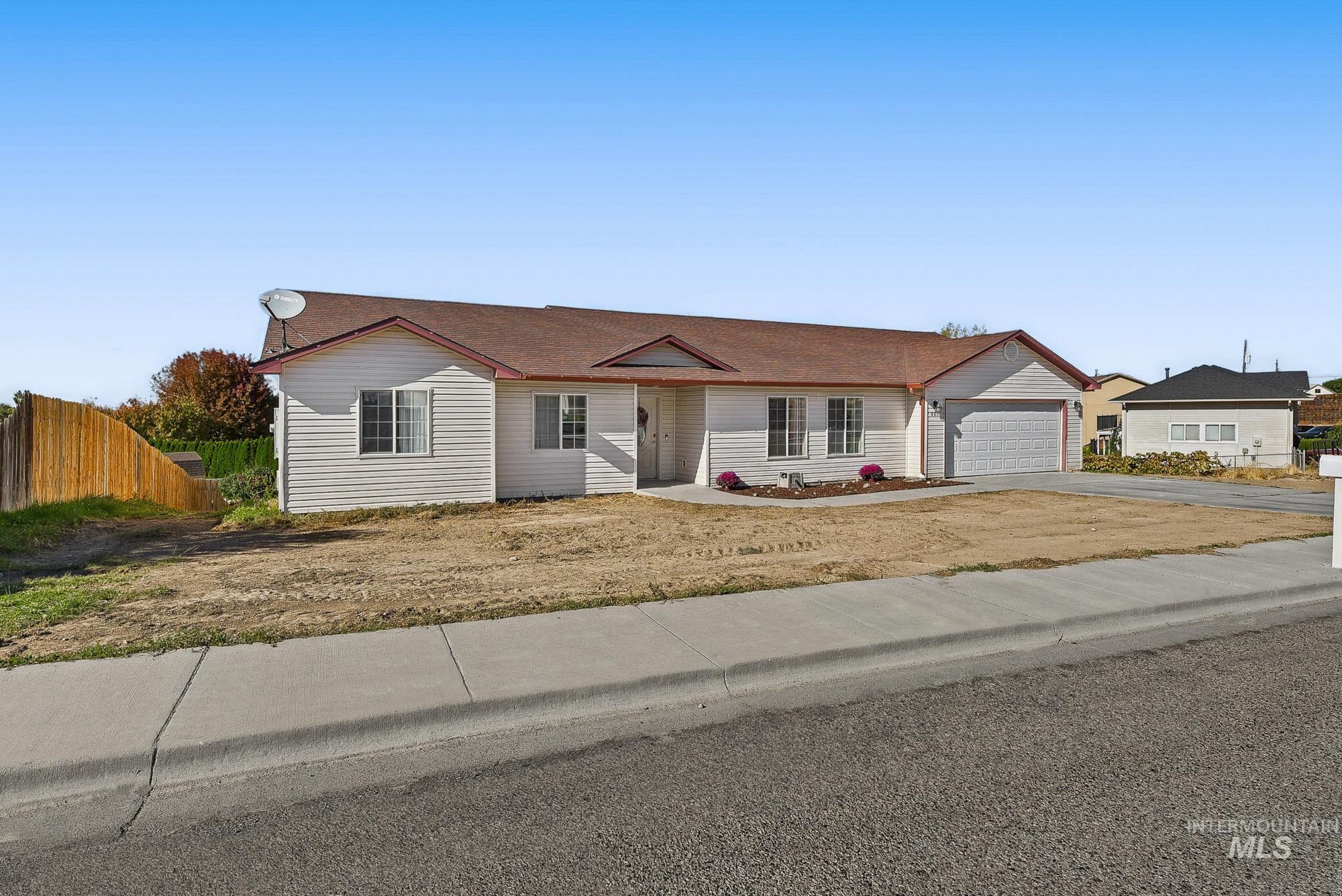 880 S Iowa Ave, Payette, Idaho 83661, 3 Bedrooms, 2 Bathrooms, Residential For Sale, Price $335,000, 99003797