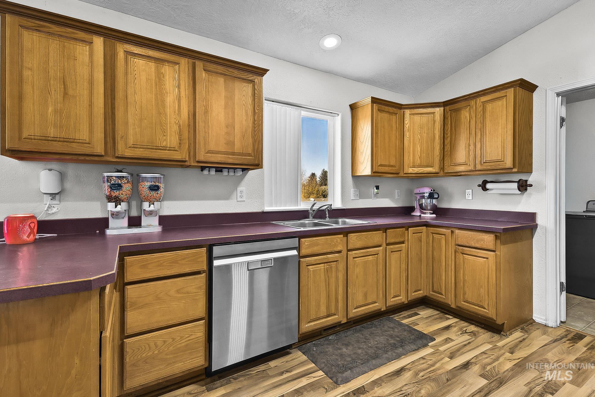 880 S Iowa Ave, Payette, Idaho 83661, 3 Bedrooms, 2 Bathrooms, Residential For Sale, Price $335,000, 99003797