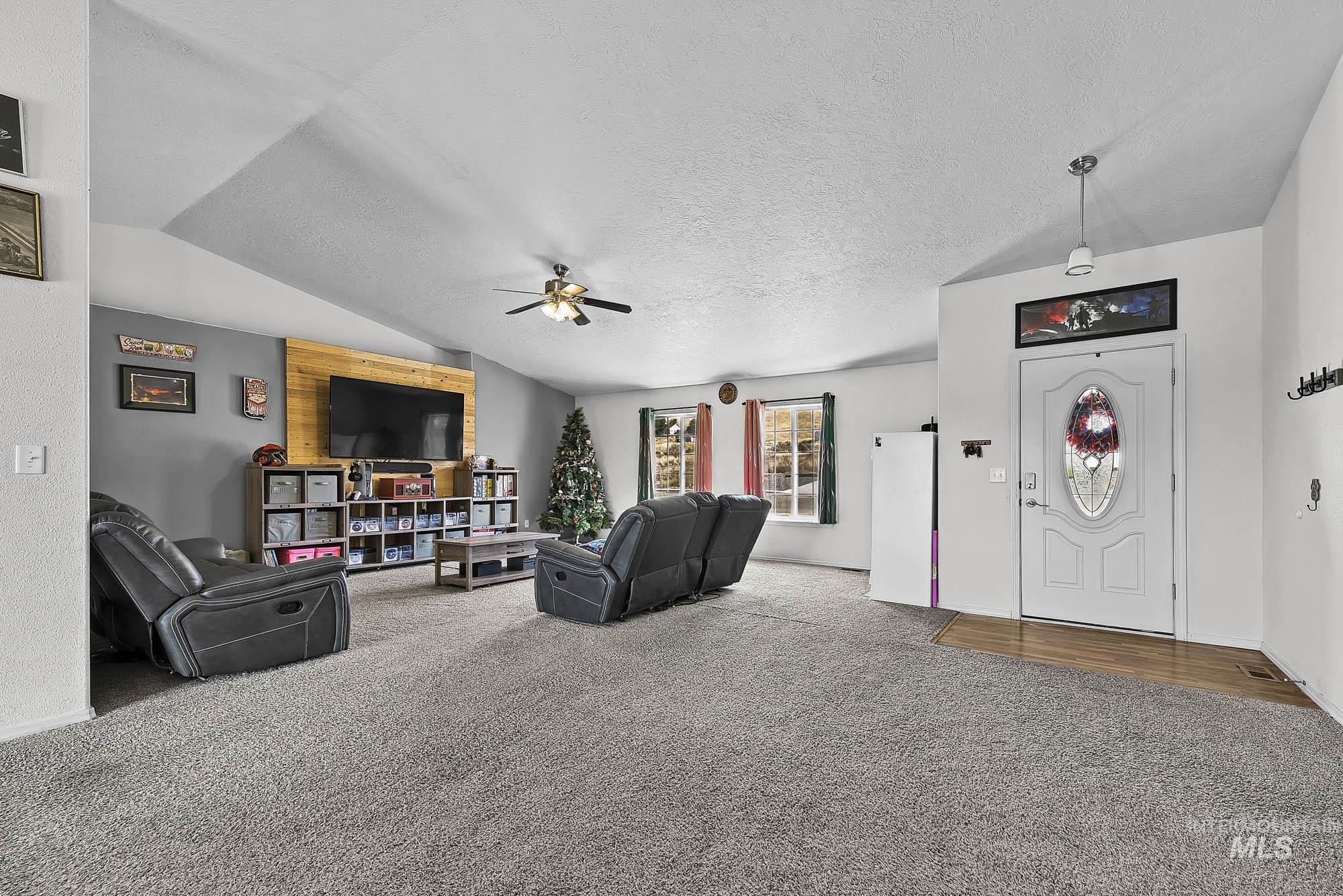 880 S Iowa Ave, Payette, Idaho 83661, 3 Bedrooms, 2 Bathrooms, Residential For Sale, Price $335,000, 99003797