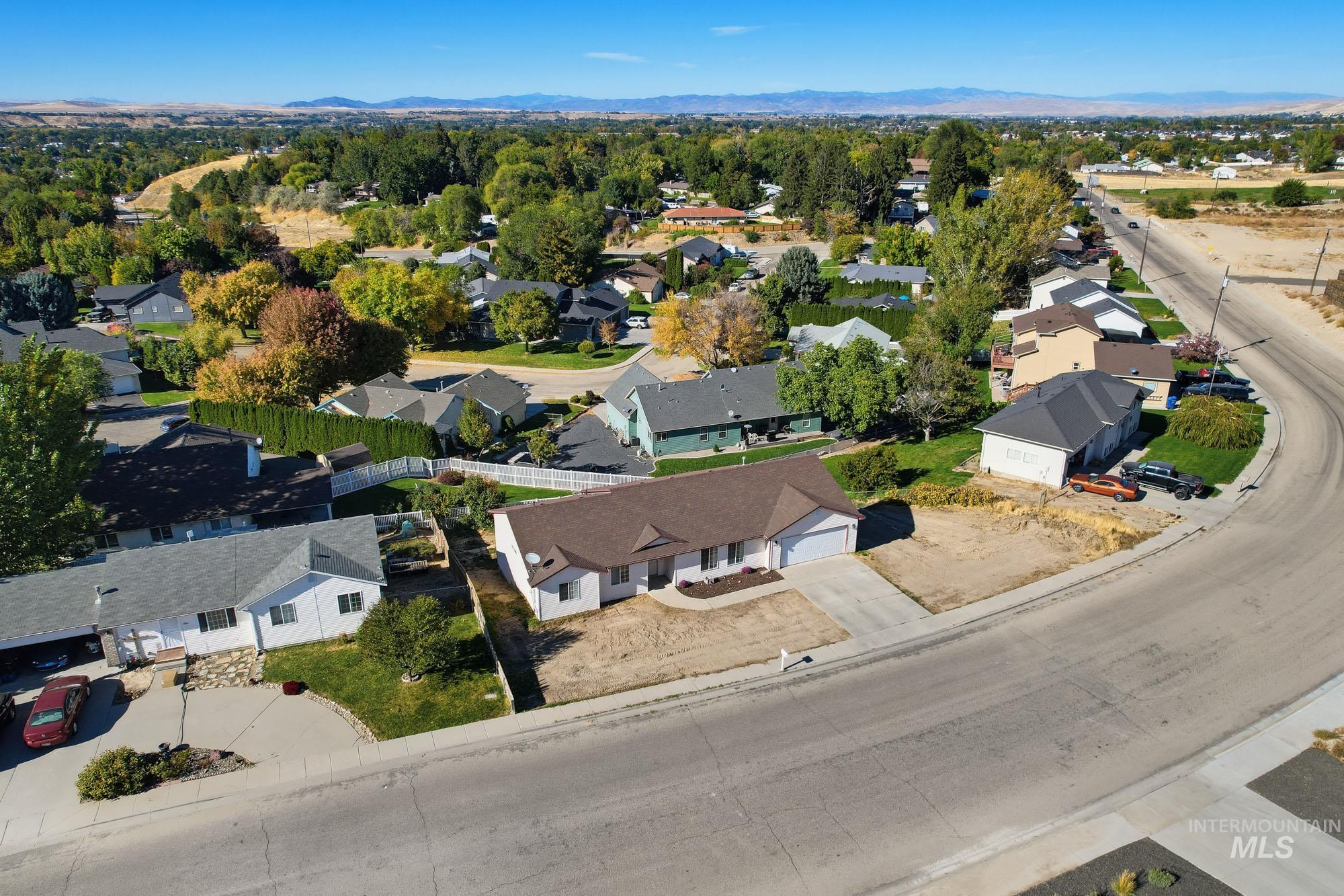 880 S Iowa Ave, Payette, Idaho 83661, 3 Bedrooms, 2 Bathrooms, Residential For Sale, Price $335,000, 99003797