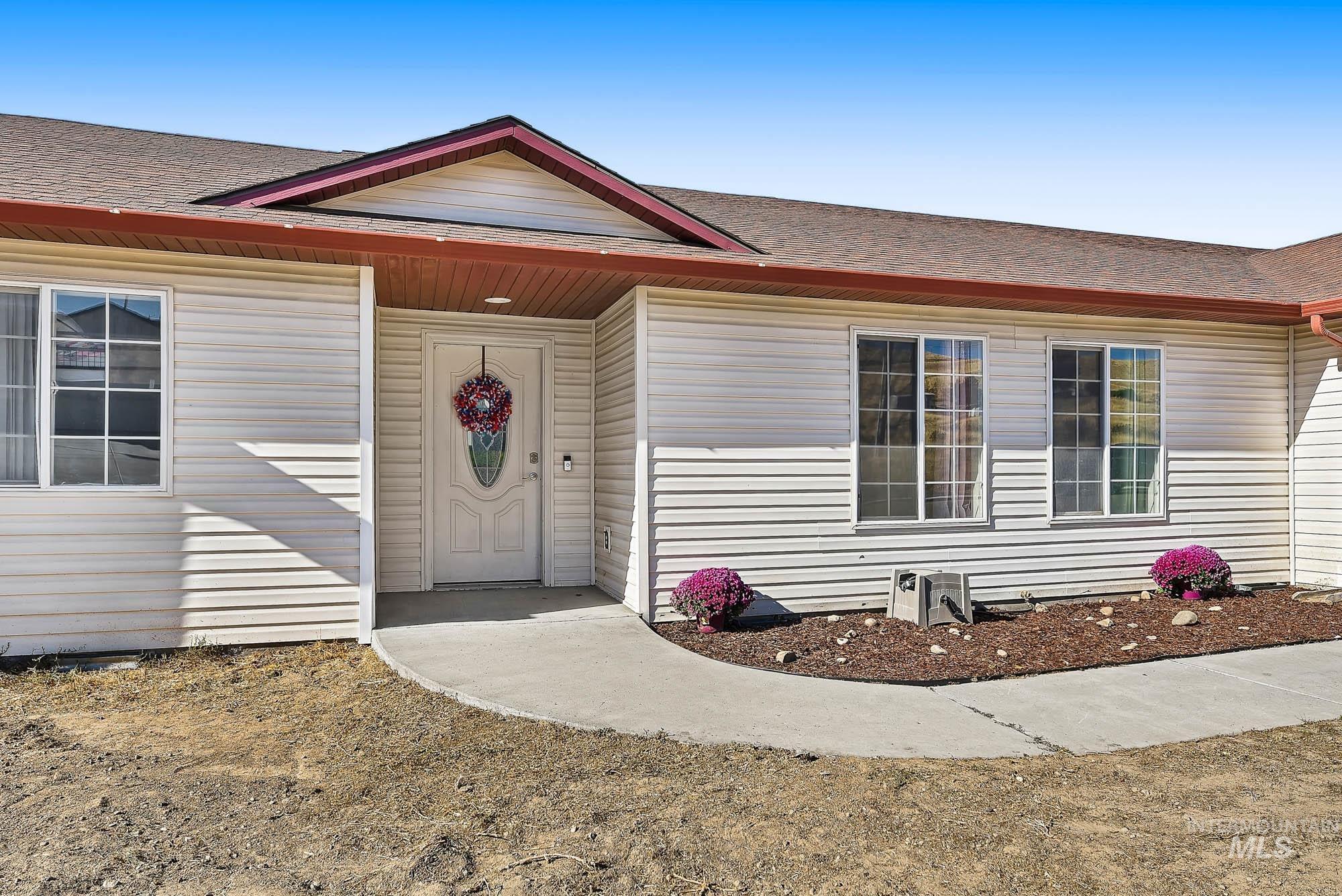880 S Iowa Ave, Payette, Idaho 83661, 3 Bedrooms, 2 Bathrooms, Residential For Sale, Price $335,000, 99003797
