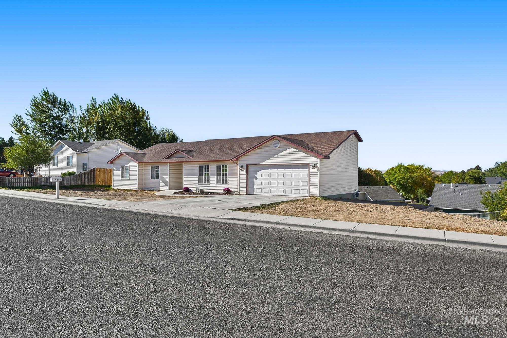 880 S Iowa Ave, Payette, Idaho 83661, 3 Bedrooms, 2 Bathrooms, Residential For Sale, Price $335,000, 99003797