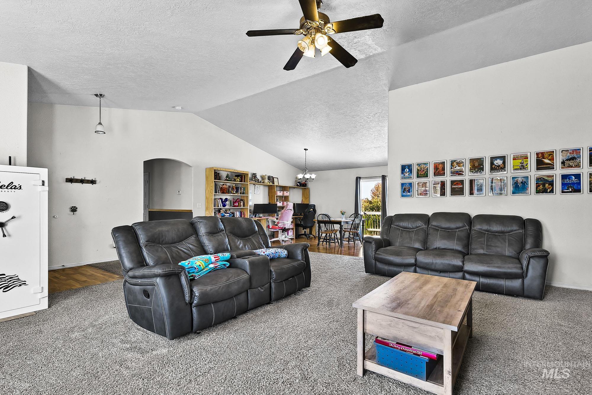 880 S Iowa Ave, Payette, Idaho 83661, 3 Bedrooms, 2 Bathrooms, Residential For Sale, Price $335,000, 99003797