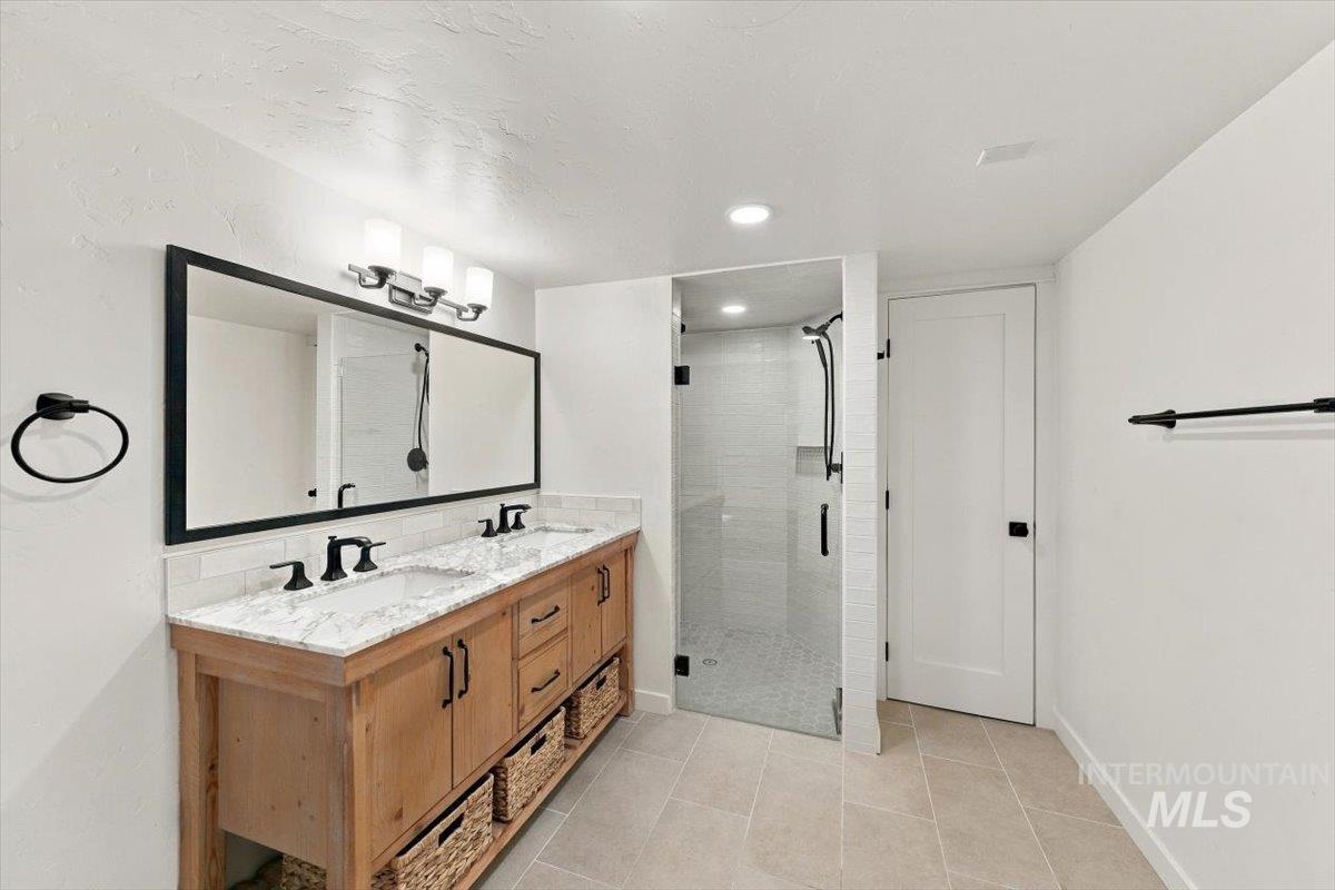 1400 N 25th St, Boise, Idaho 83702, 3 Bedrooms, 2 Bathrooms, Residential For Sale, Price $649,900,MLS 99003800