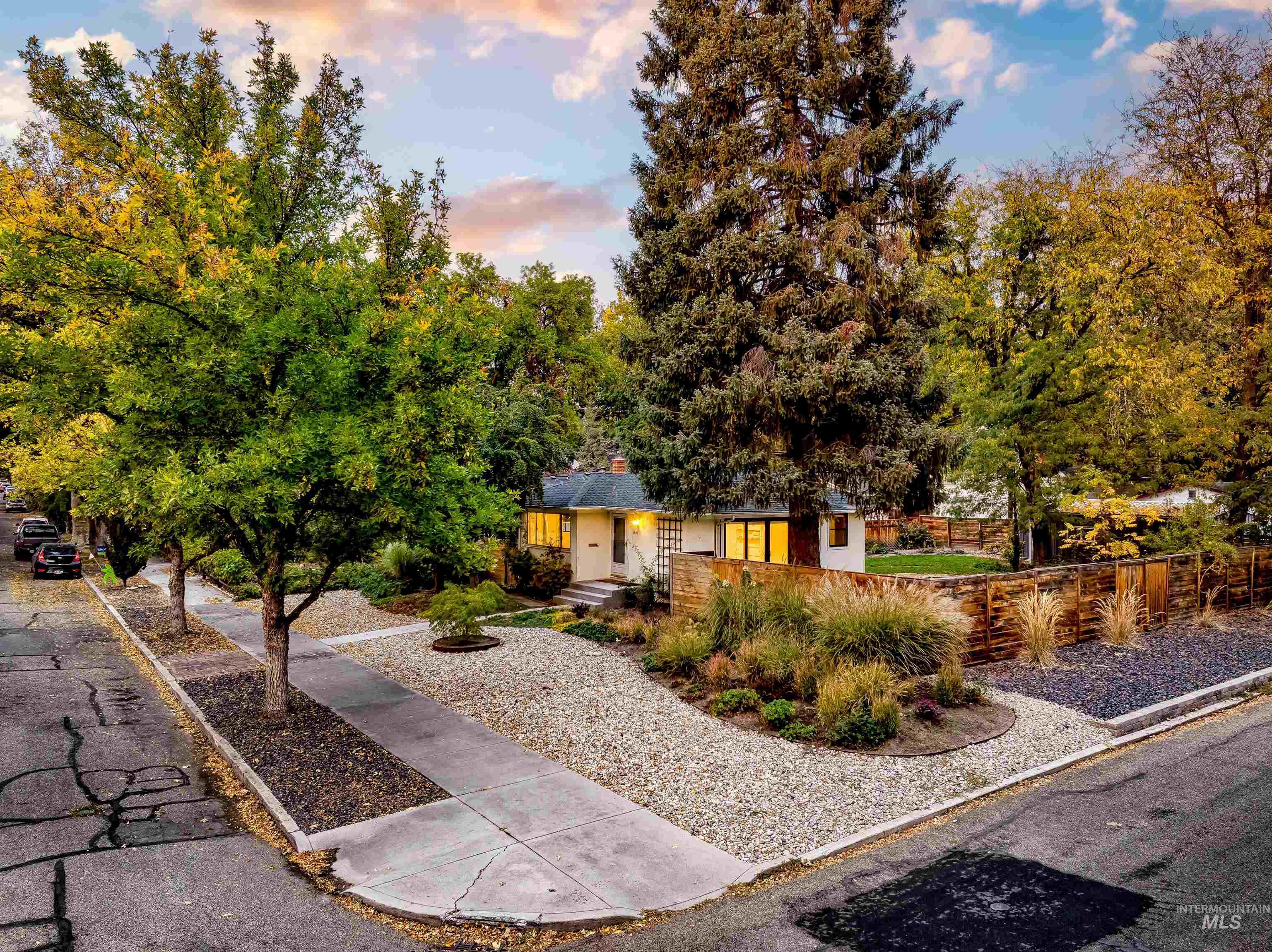 1400 N 25th St, Boise, Idaho 83702, 3 Bedrooms, 2 Bathrooms, Residential For Sale, Price $649,900,MLS 99003800