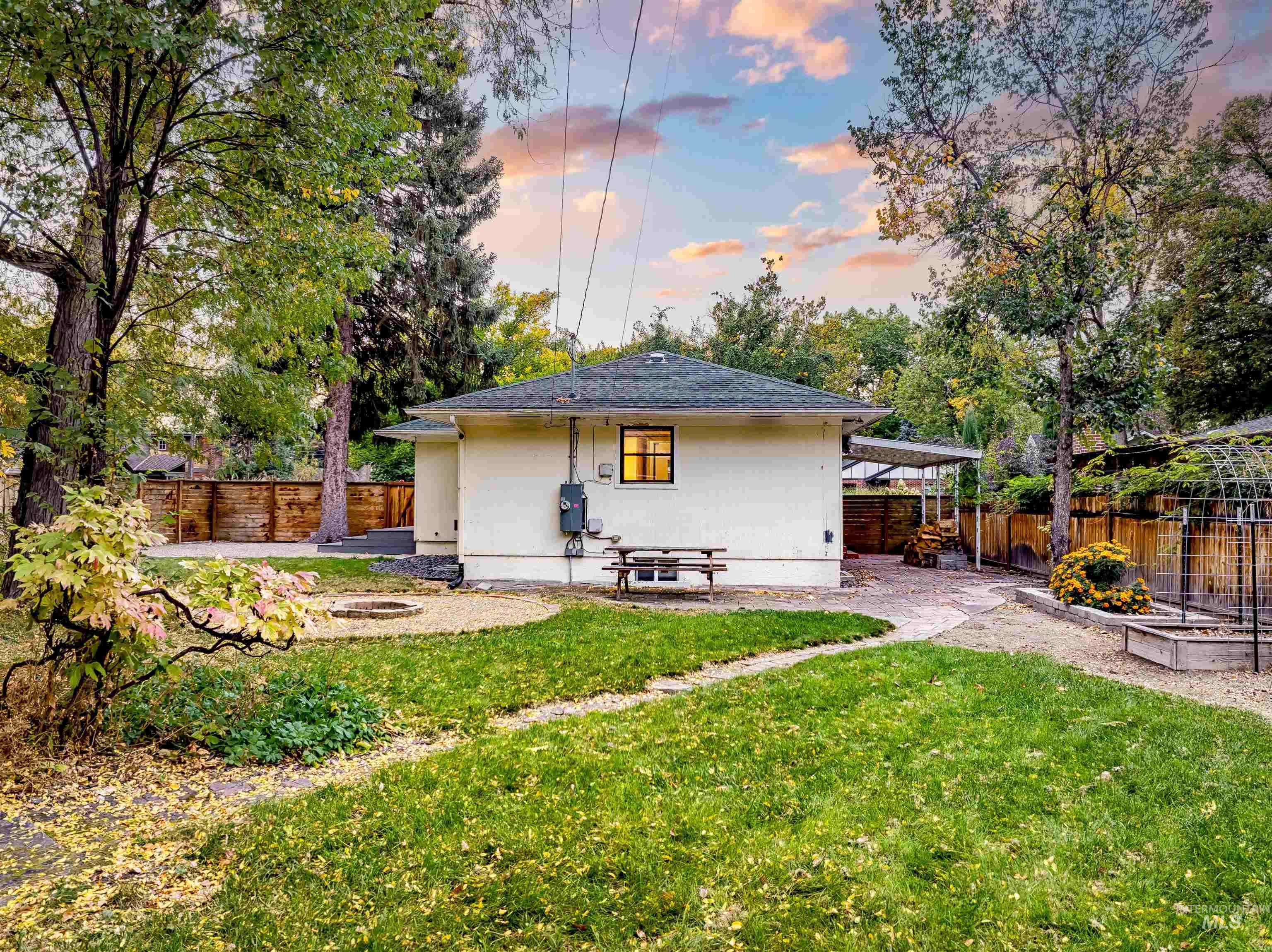 1400 N 25th St, Boise, Idaho 83702, 3 Bedrooms, 2 Bathrooms, Residential For Sale, Price $649,900,MLS 99003800