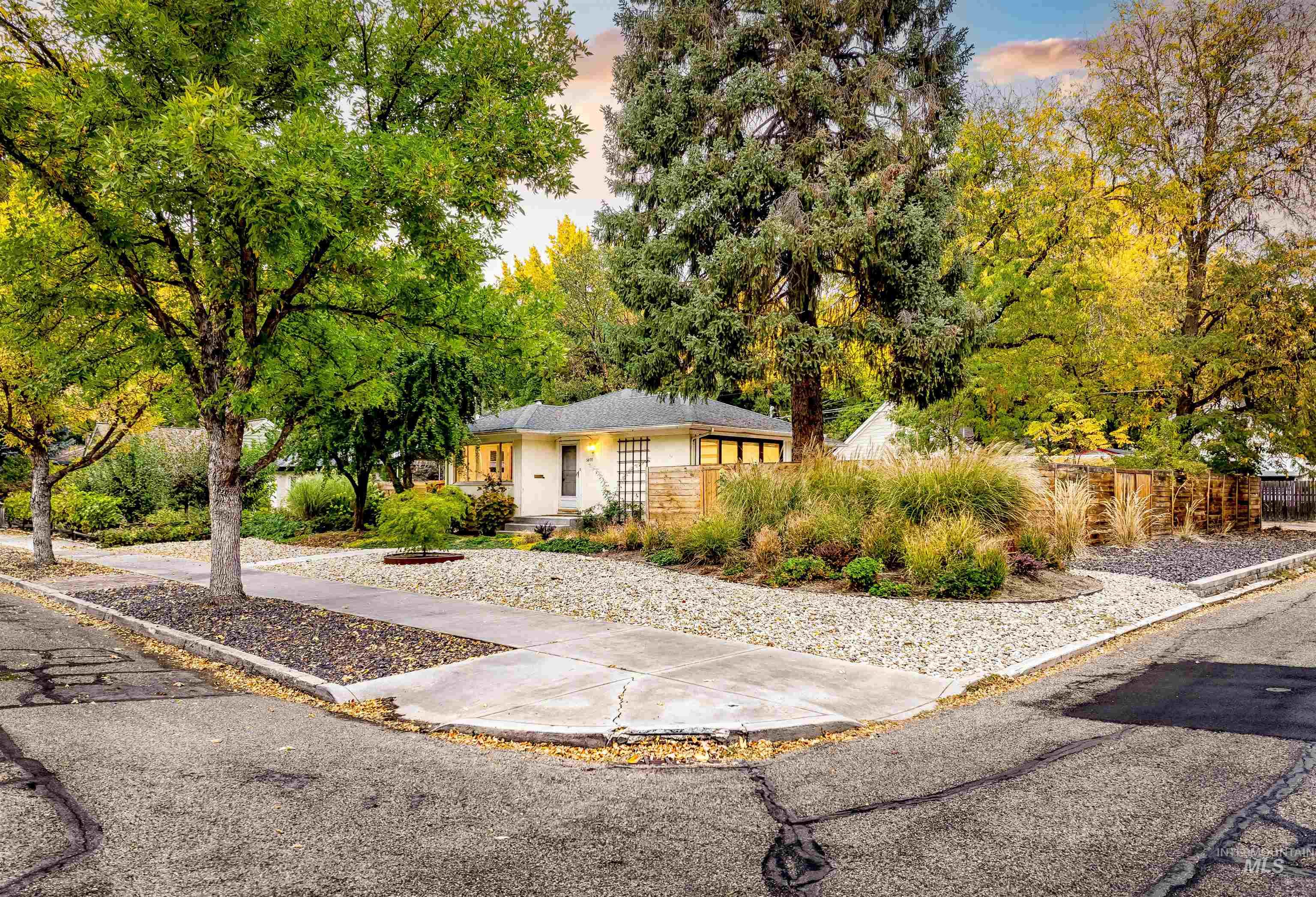 1400 N 25th St, Boise, Idaho 83702, 3 Bedrooms, 2 Bathrooms, Residential For Sale, Price $649,900,MLS 99003800