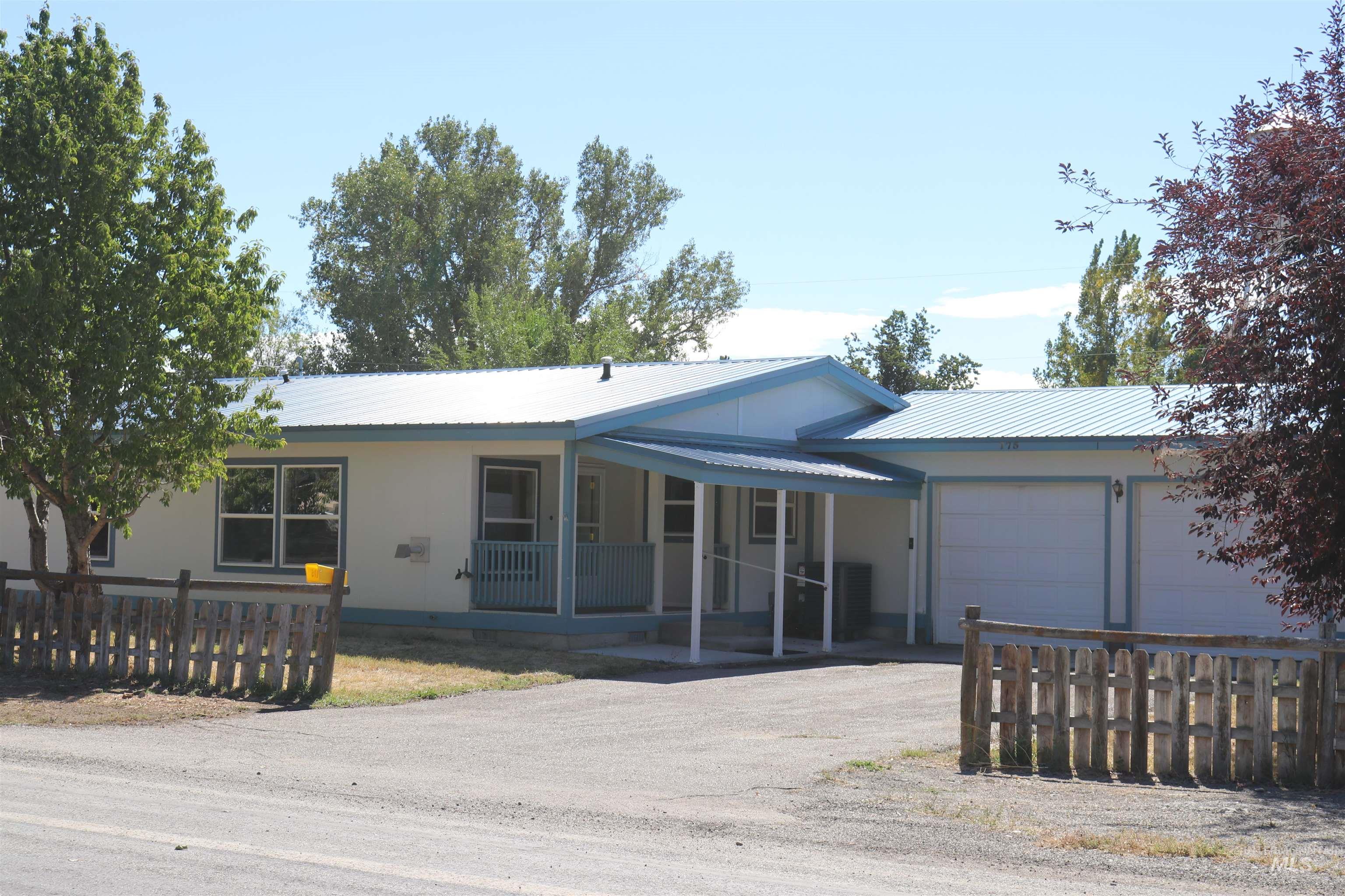 175 W Cassia Ave., Richfield, Idaho 83349, 3 Bedrooms, 2 Bathrooms, Residential For Sale, Price $287,000, 99003802