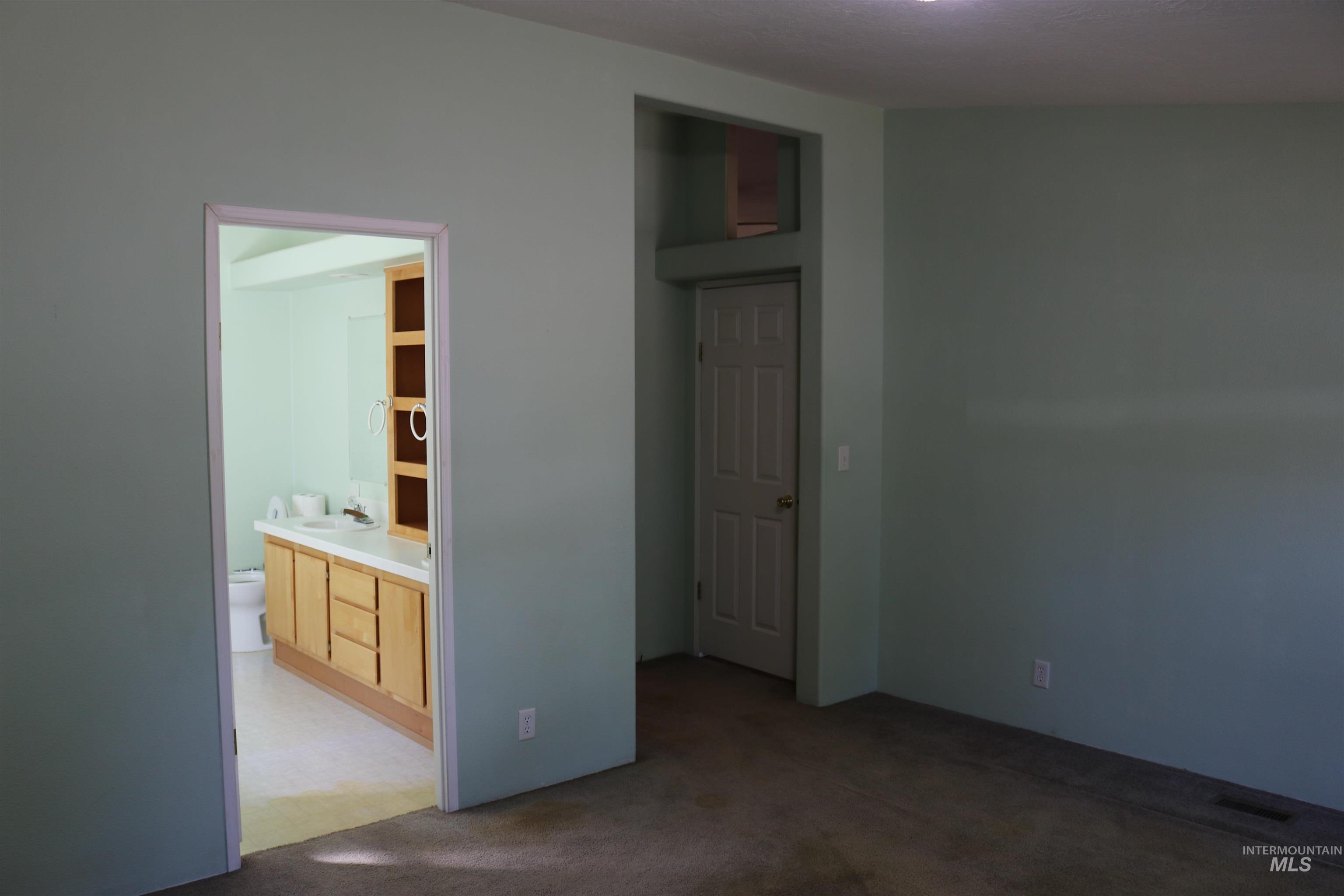 175 W Cassia Ave., Richfield, Idaho 83349, 3 Bedrooms, 2 Bathrooms, Residential For Sale, Price $287,000, 99003802