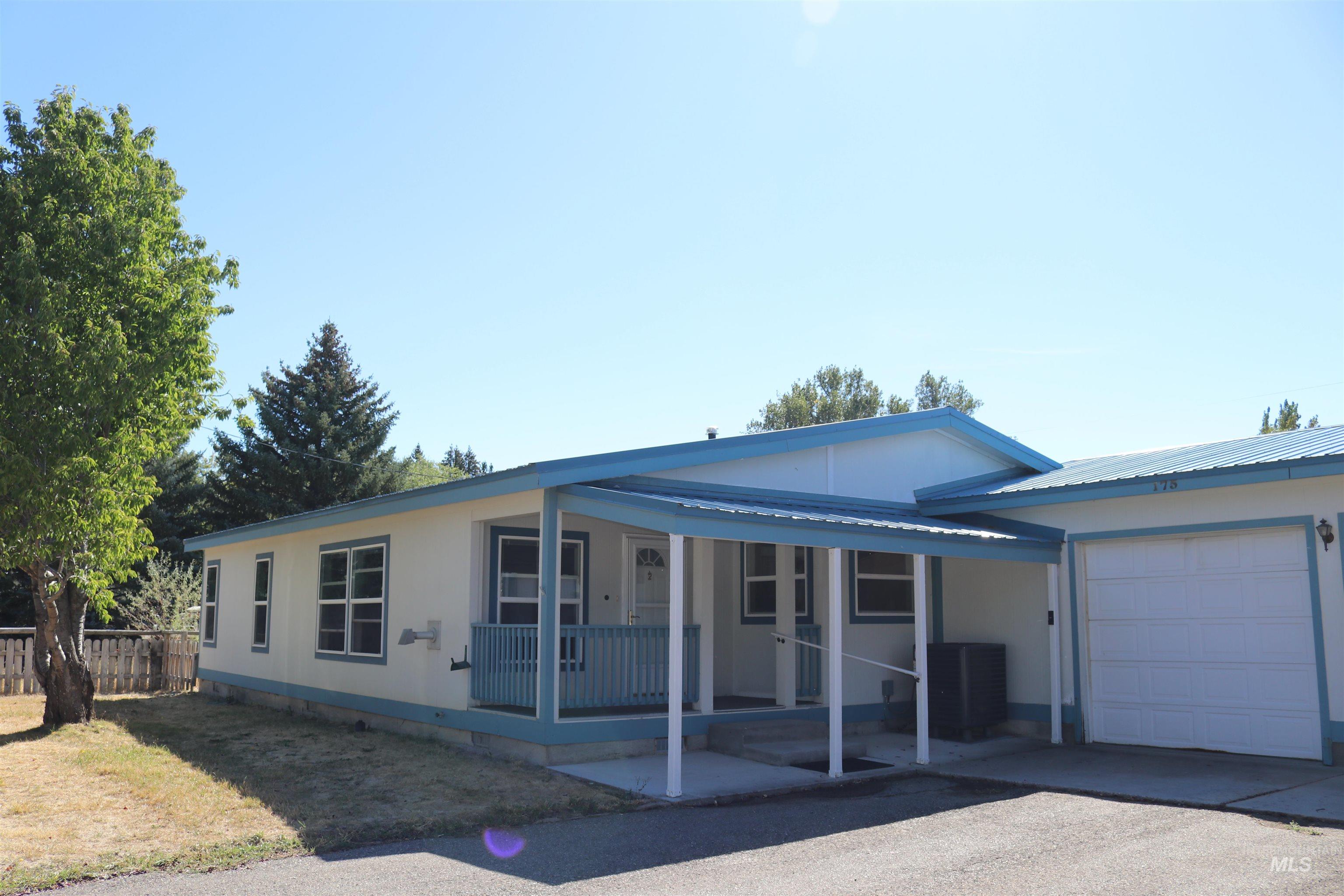 175 W Cassia Ave., Richfield, Idaho 83349, 3 Bedrooms, 2 Bathrooms, Residential For Sale, Price $287,000, 99003802