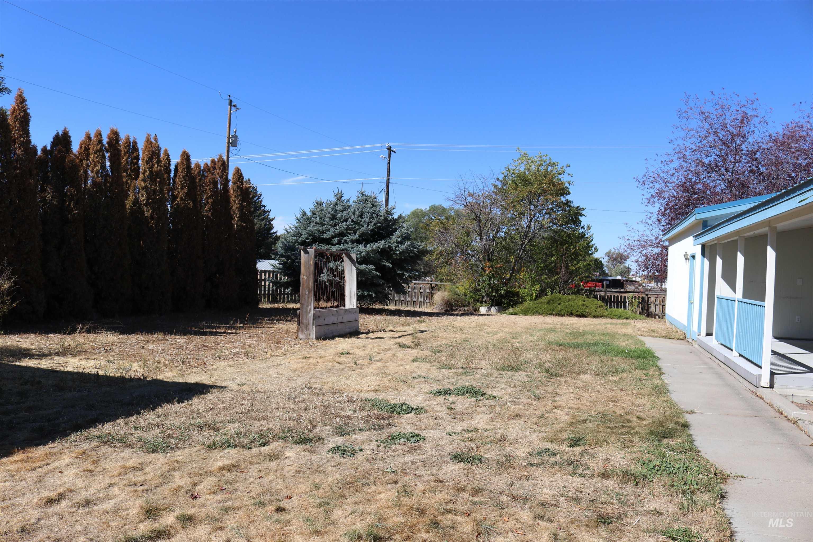 175 W Cassia Ave., Richfield, Idaho 83349, 3 Bedrooms, 2 Bathrooms, Residential For Sale, Price $287,000, 99003802