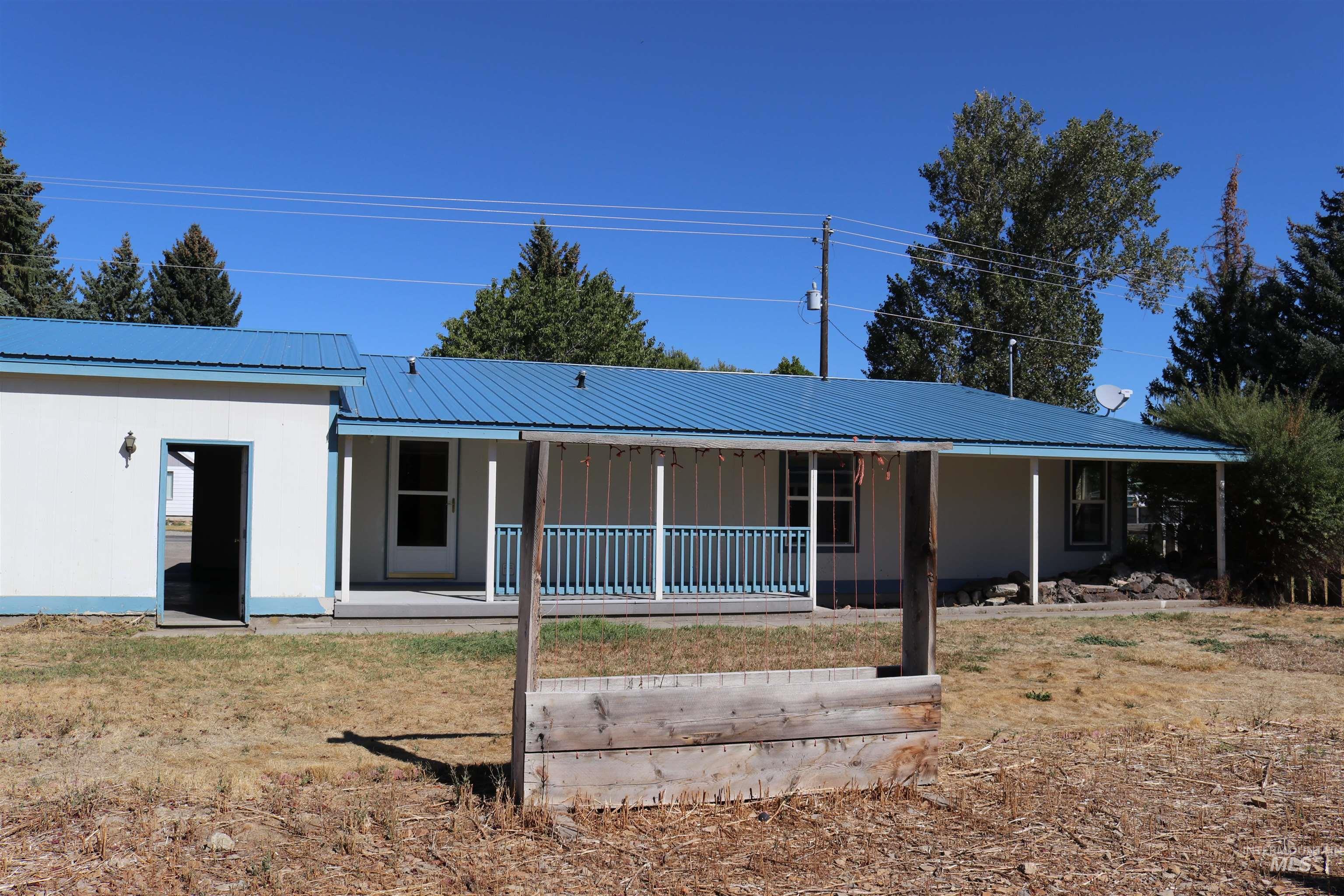 175 W Cassia Ave., Richfield, Idaho 83349, 3 Bedrooms, 2 Bathrooms, Residential For Sale, Price $287,000, 99003802