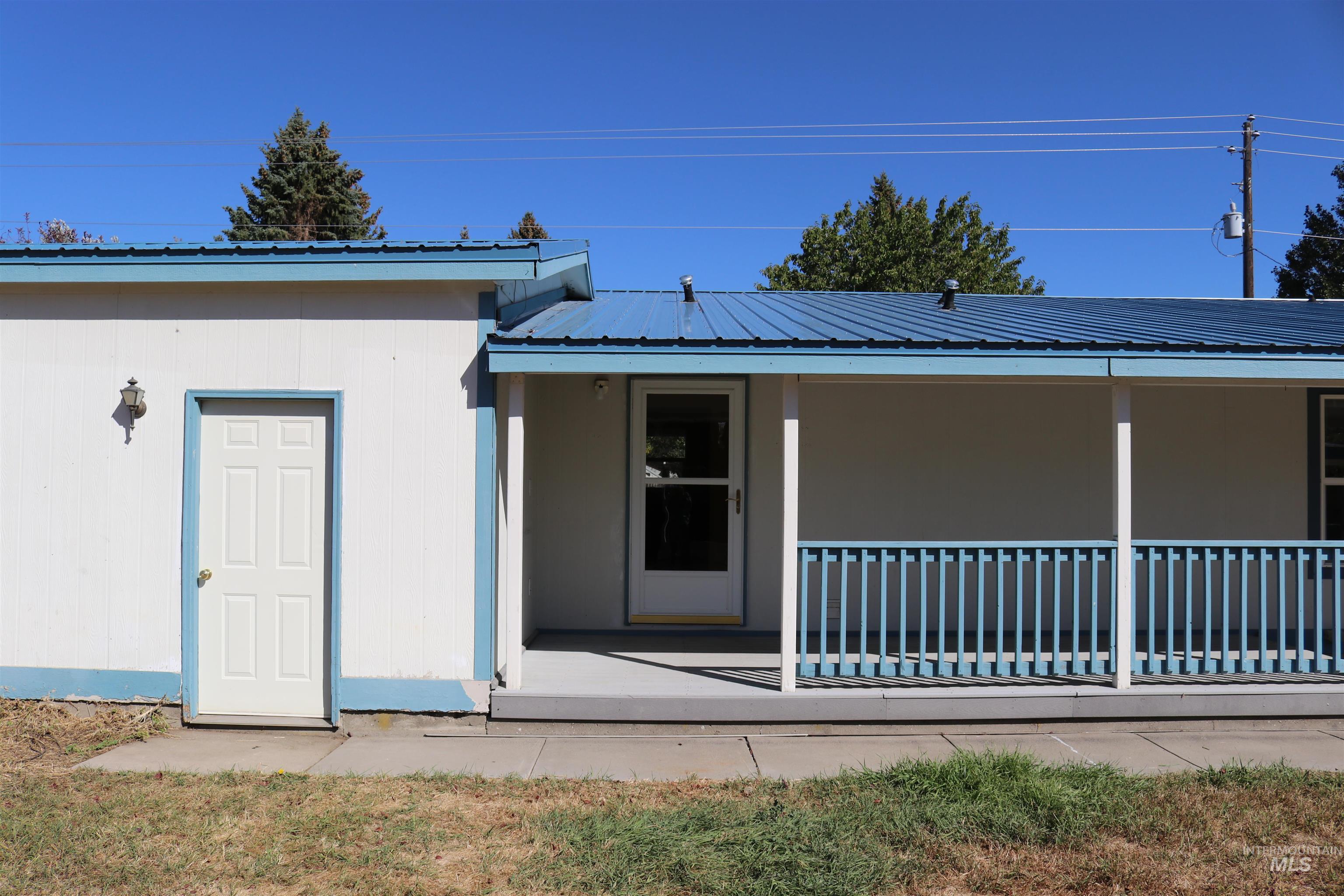 175 W Cassia Ave., Richfield, Idaho 83349, 3 Bedrooms, 2 Bathrooms, Residential For Sale, Price $287,000, 99003802