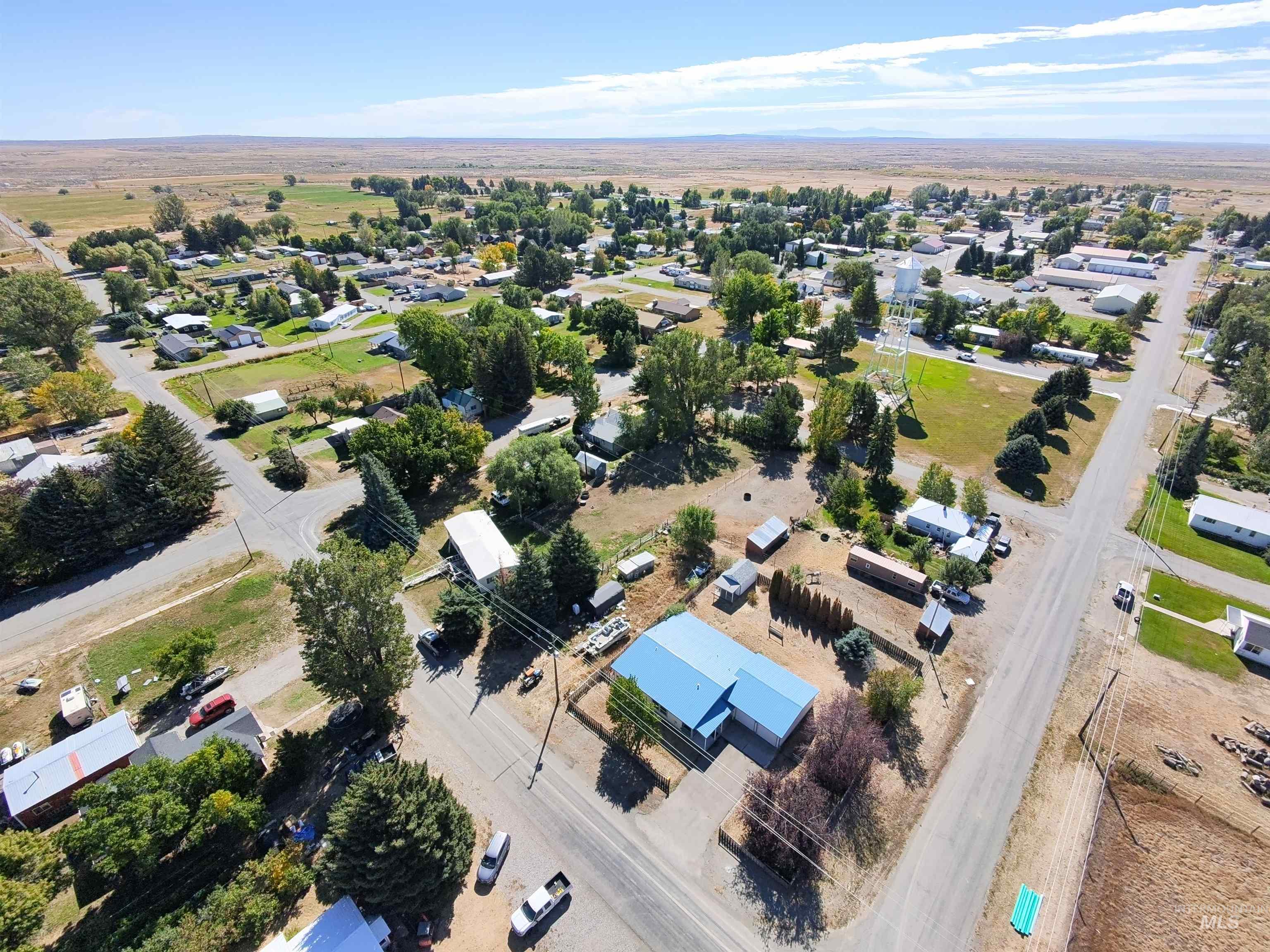 175 W Cassia Ave., Richfield, Idaho 83349, 3 Bedrooms, 2 Bathrooms, Residential For Sale, Price $287,000, 99003802