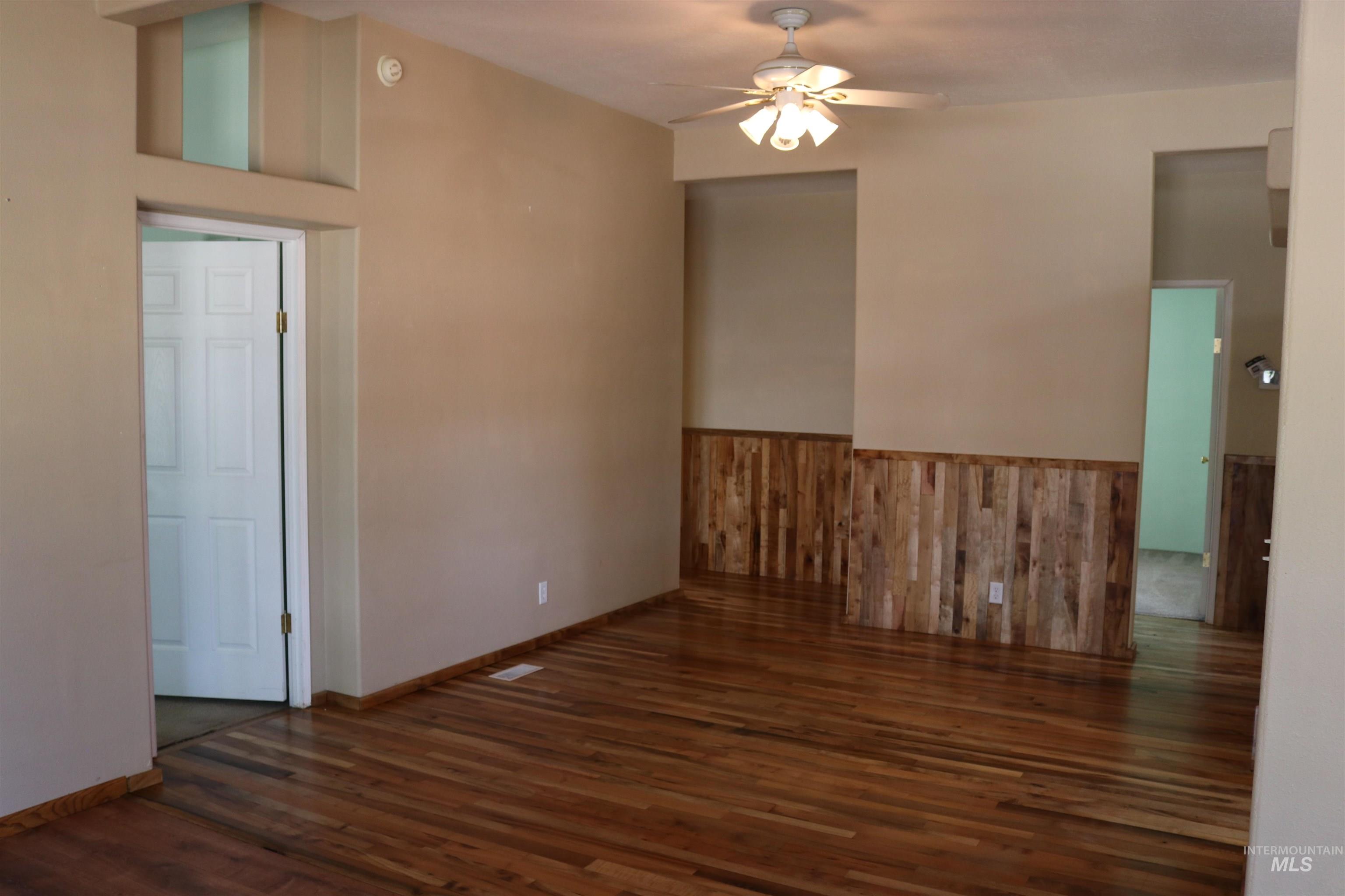 175 W Cassia Ave., Richfield, Idaho 83349, 3 Bedrooms, 2 Bathrooms, Residential For Sale, Price $287,000, 99003802