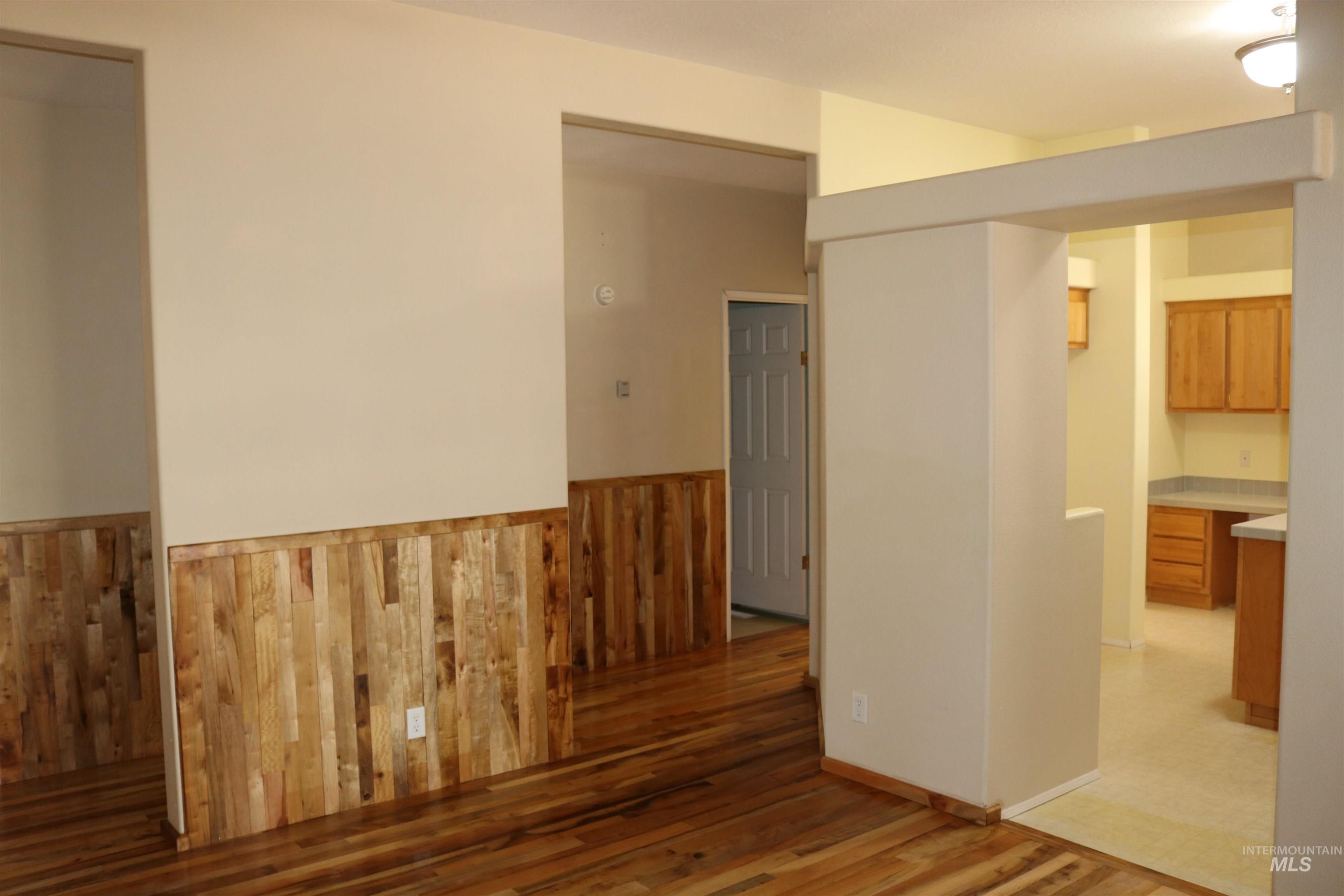 175 W Cassia Ave., Richfield, Idaho 83349, 3 Bedrooms, 2 Bathrooms, Residential For Sale, Price $287,000, 99003802