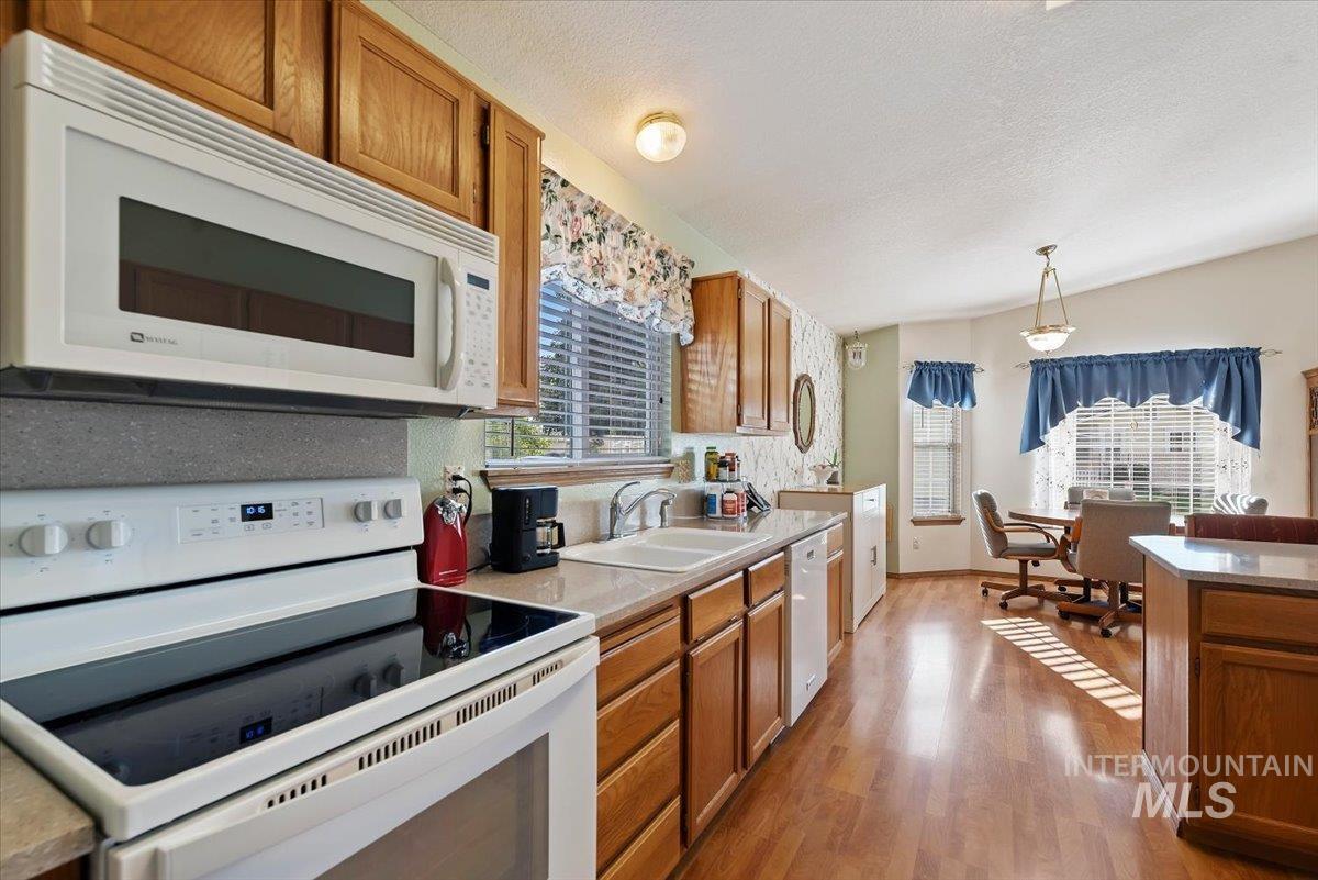 1100 Burnett Drive, Nampa, Idaho 83651, 3 Bedrooms, 2 Bathrooms, Residential For Sale, Price $304,500, 99003807