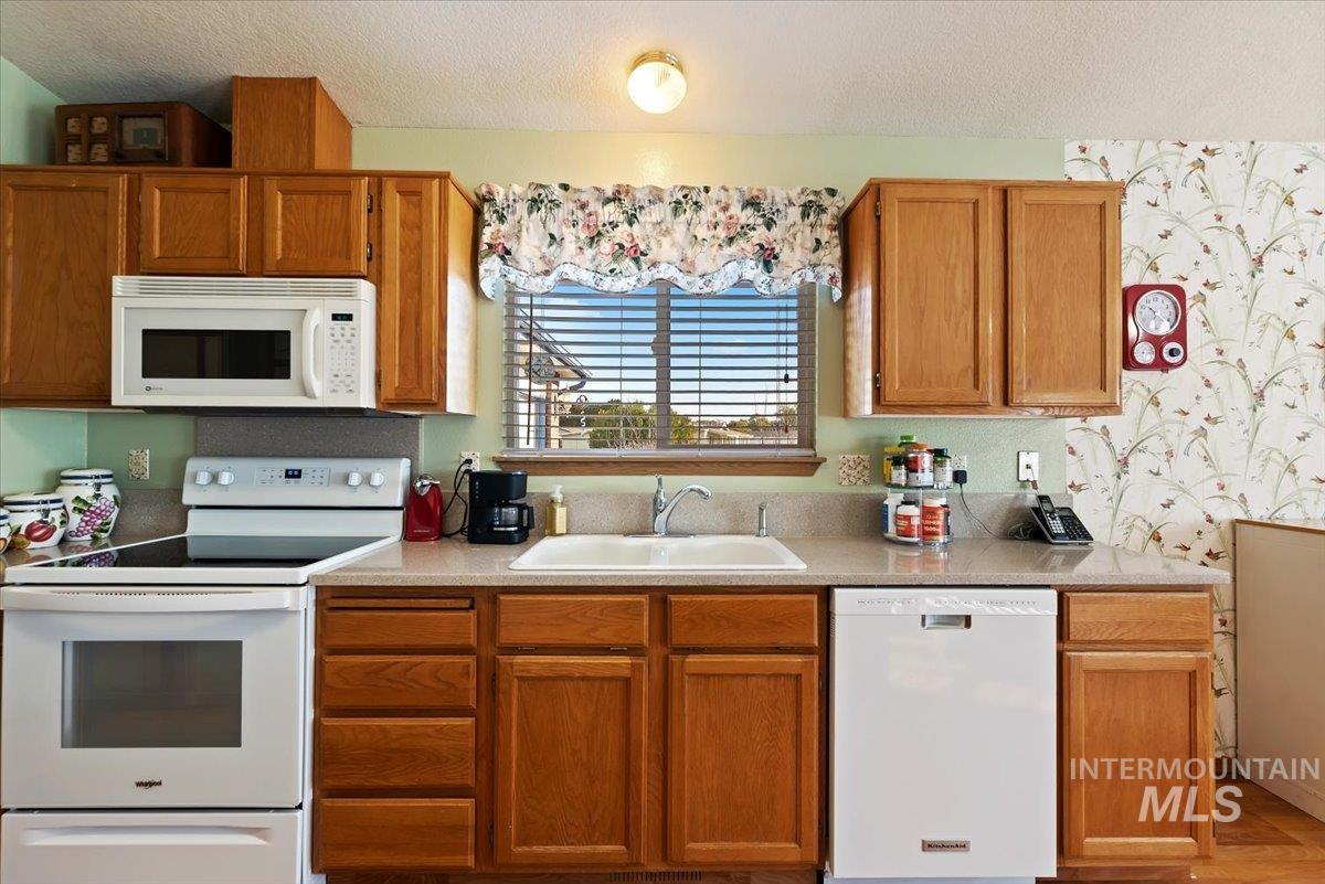 1100 Burnett Drive, Nampa, Idaho 83651, 3 Bedrooms, 2 Bathrooms, Residential For Sale, Price $304,500, 99003807