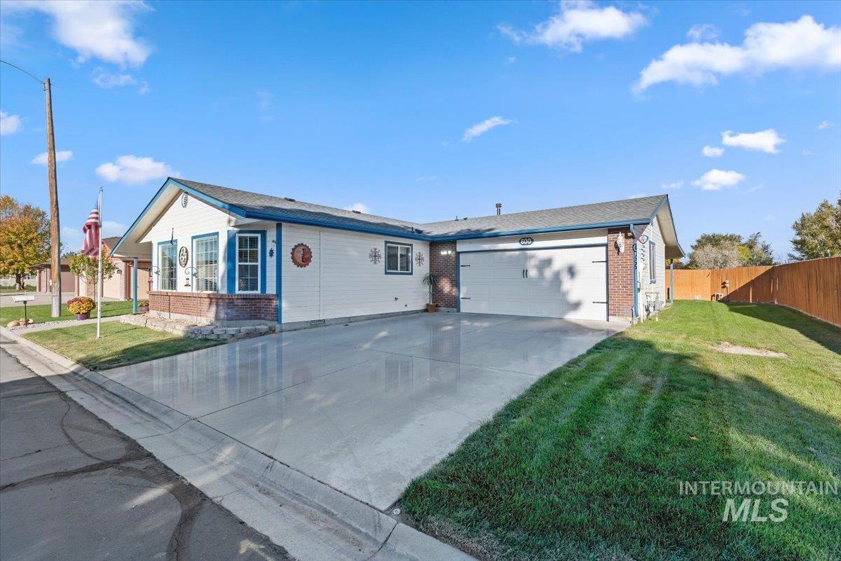 1100 Burnett Drive, Nampa, Idaho 83651, 3 Bedrooms, 2 Bathrooms, Residential For Sale, Price $304,500, 99003807