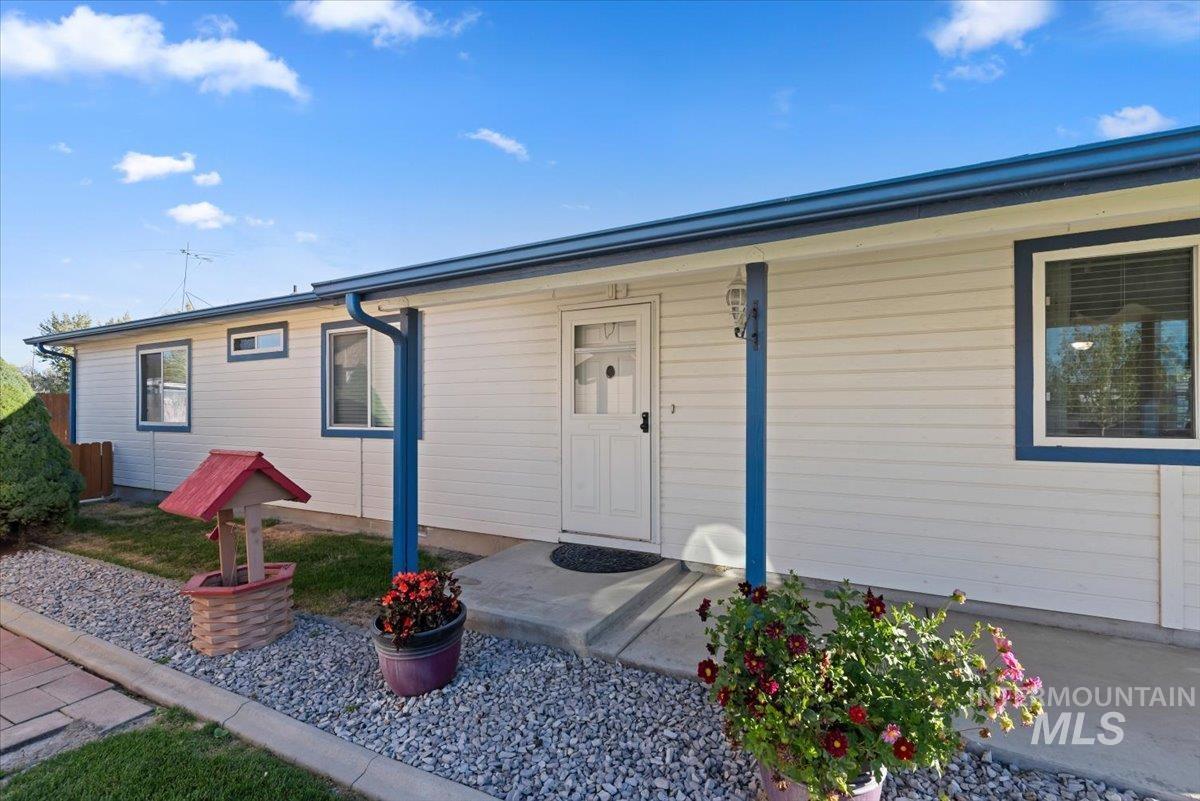 1100 Burnett Drive, Nampa, Idaho 83651, 3 Bedrooms, 2 Bathrooms, Residential For Sale, Price $304,500, 99003807