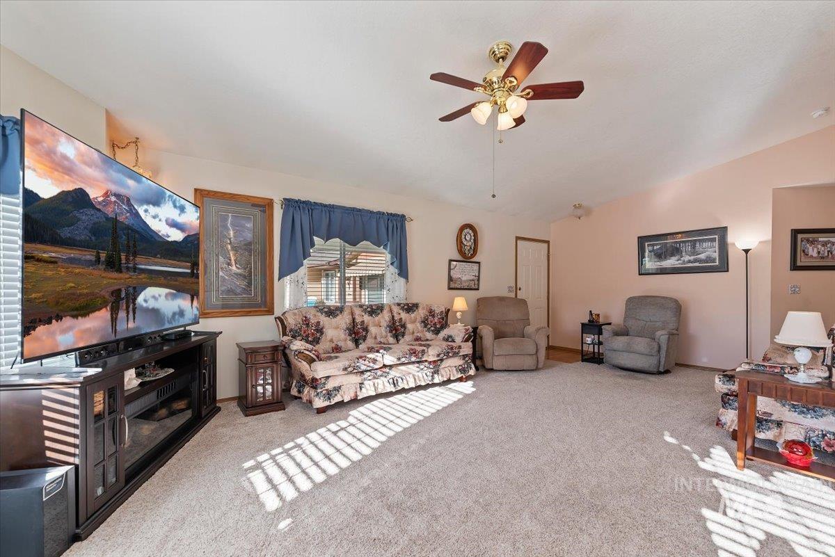 1100 Burnett Drive, Nampa, Idaho 83651, 3 Bedrooms, 2 Bathrooms, Residential For Sale, Price $304,500, 99003807
