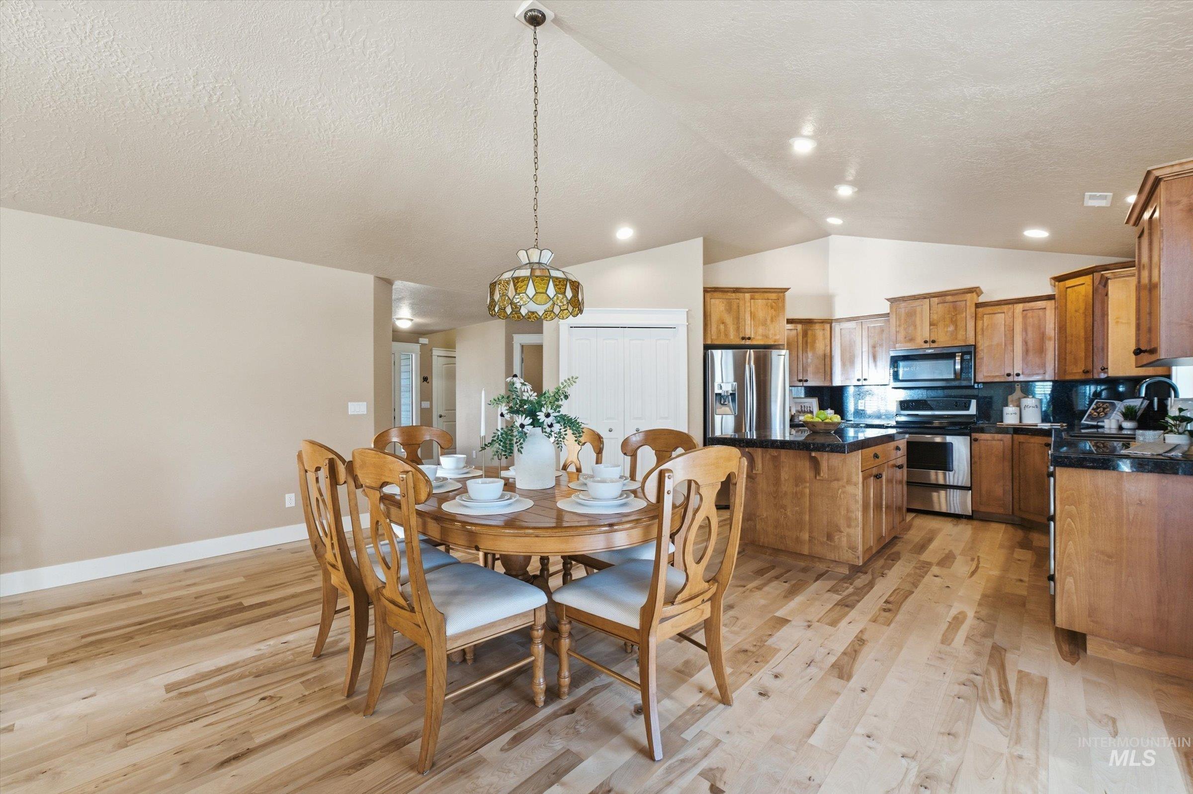 678 N Saddlebrook Way, Star, Idaho 83669, 3 Bedrooms, 2 Bathrooms, Residential For Sale, Price $524,000, 99003815