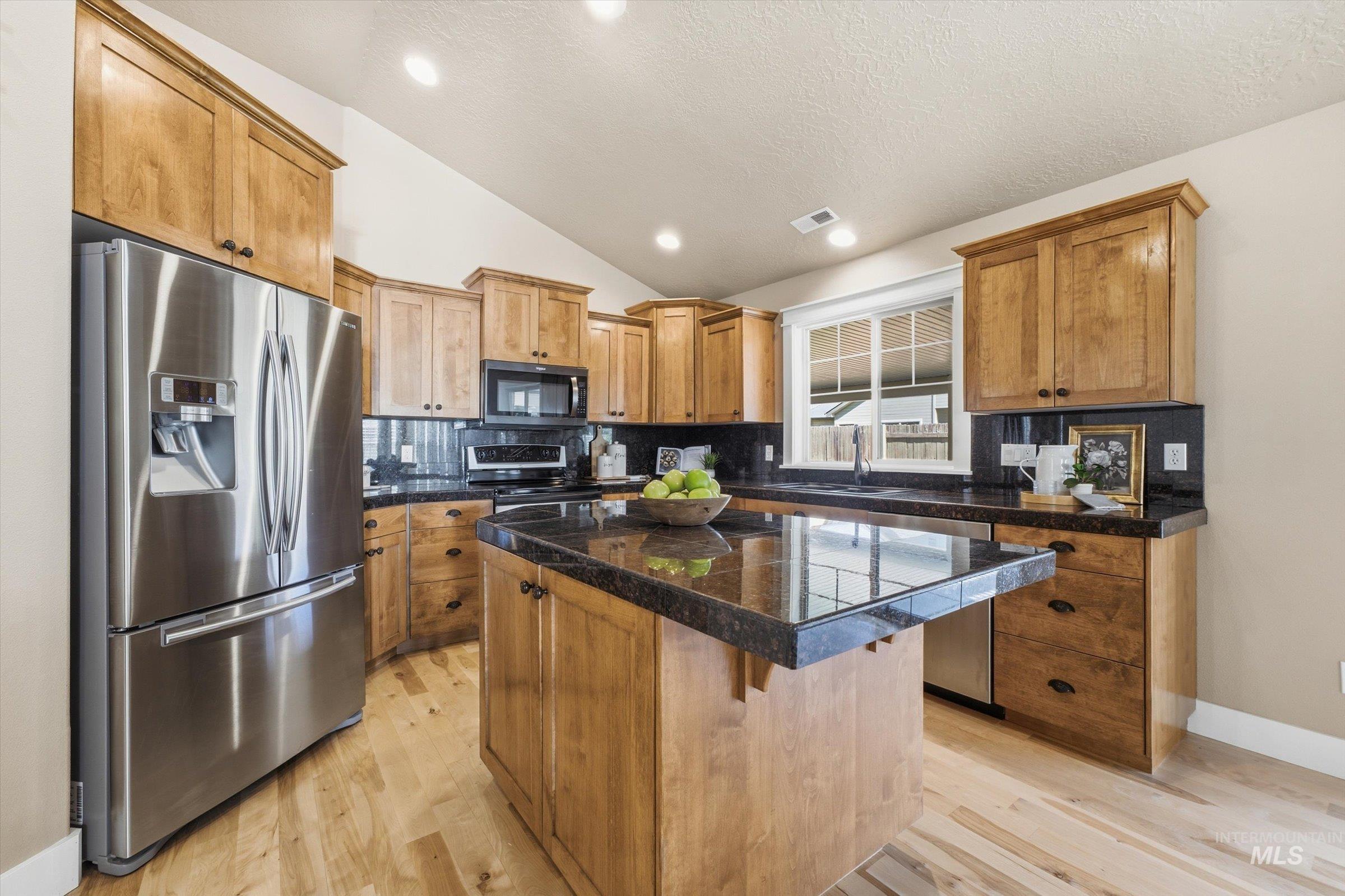 678 N Saddlebrook Way, Star, Idaho 83669, 3 Bedrooms, 2 Bathrooms, Residential For Sale, Price $524,000, 99003815
