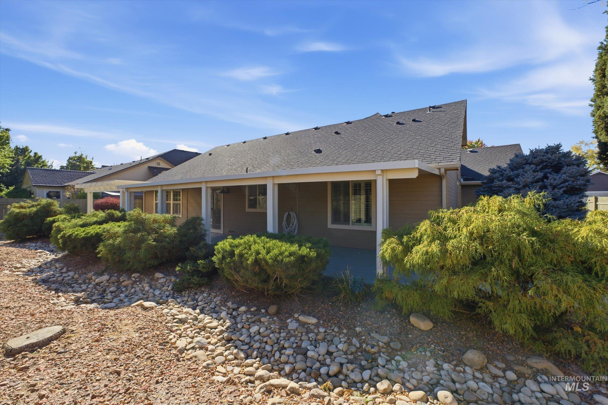 678 N Saddlebrook Way, Star, Idaho 83669, 3 Bedrooms, 2 Bathrooms, Residential For Sale, Price $524,000, 99003815