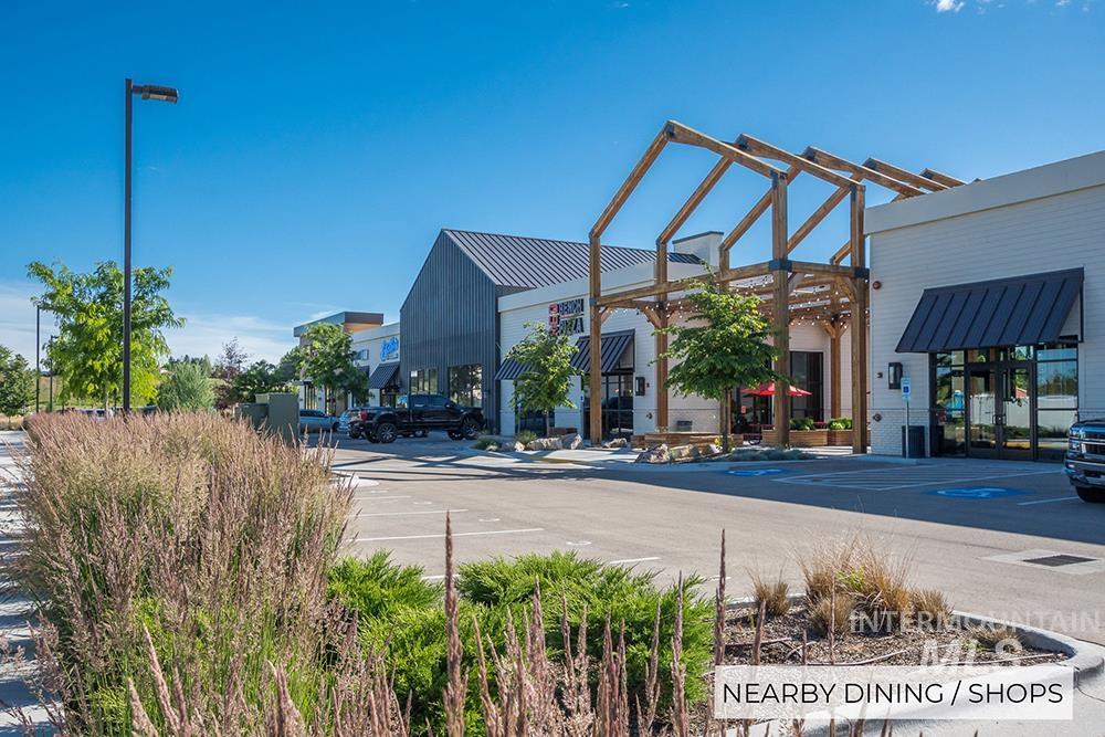 393 E Fishing Creek Lane, Eagle, Idaho 83616, 4 Bedrooms, 3.5 Bathrooms, Residential For Sale, Price $1,299,000, 99003817