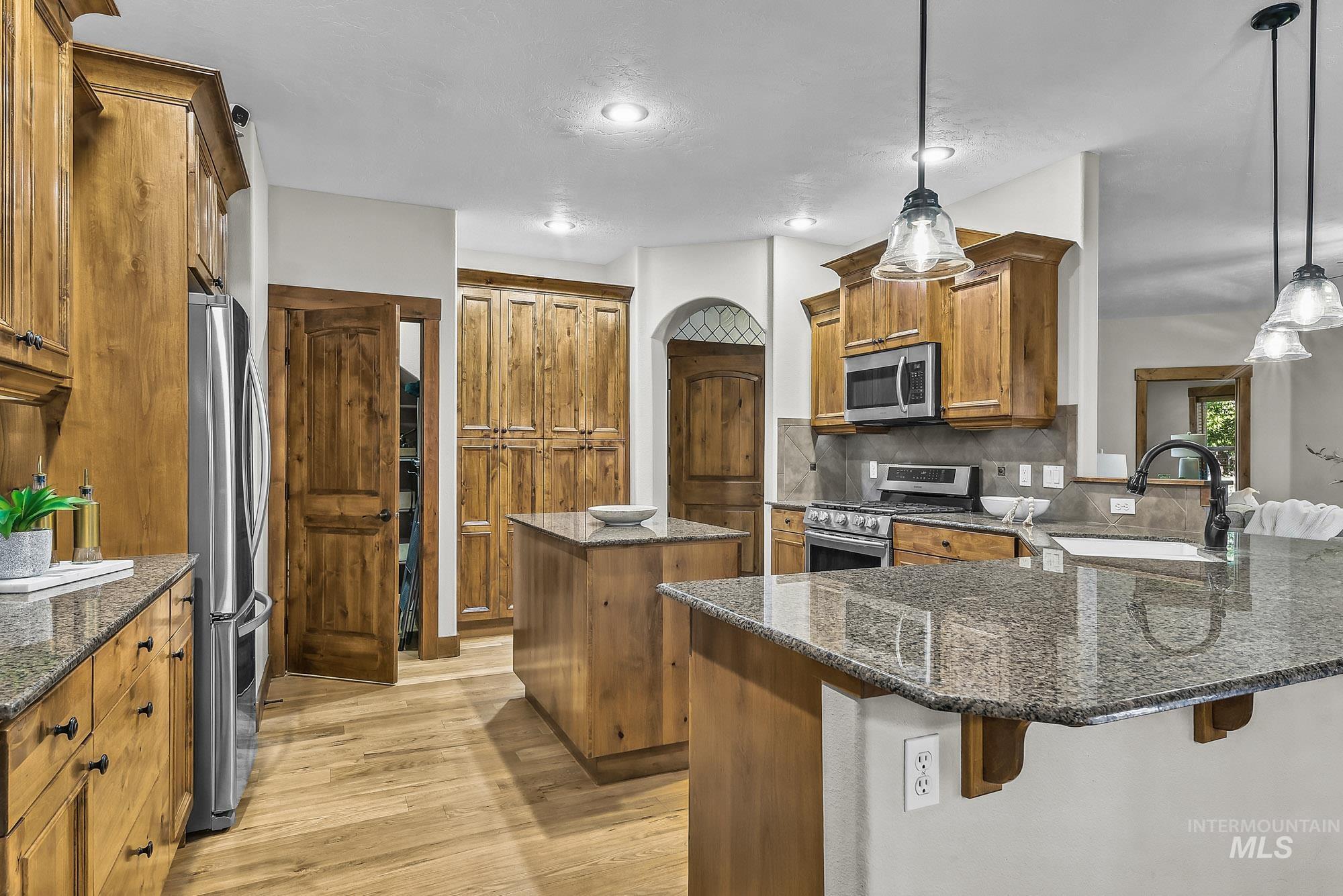 1153 E Redwall Ct, Meridian, Idaho 83646, 5 Bedrooms, 3 Bathrooms, Residential For Sale, Price $850,000, 99003819