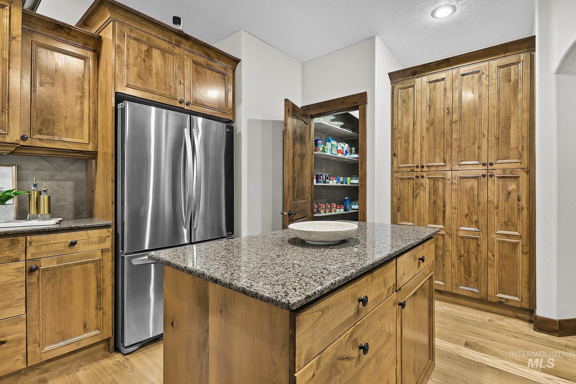 1153 E Redwall Ct, Meridian, Idaho 83646, 5 Bedrooms, 3 Bathrooms, Residential For Sale, Price $850,000, 99003819