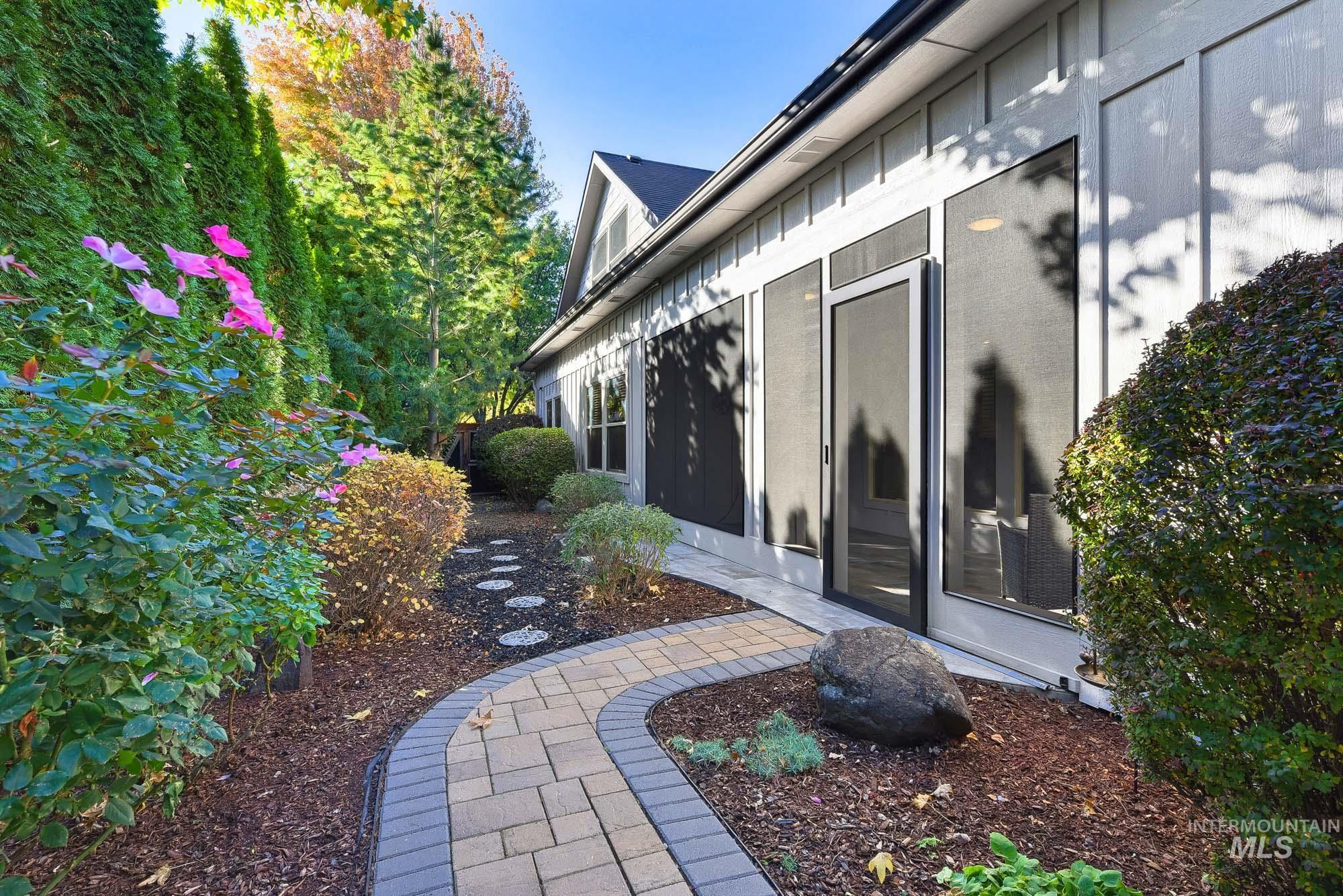 1153 E Redwall Ct, Meridian, Idaho 83646, 5 Bedrooms, 3 Bathrooms, Residential For Sale, Price $850,000, 99003819