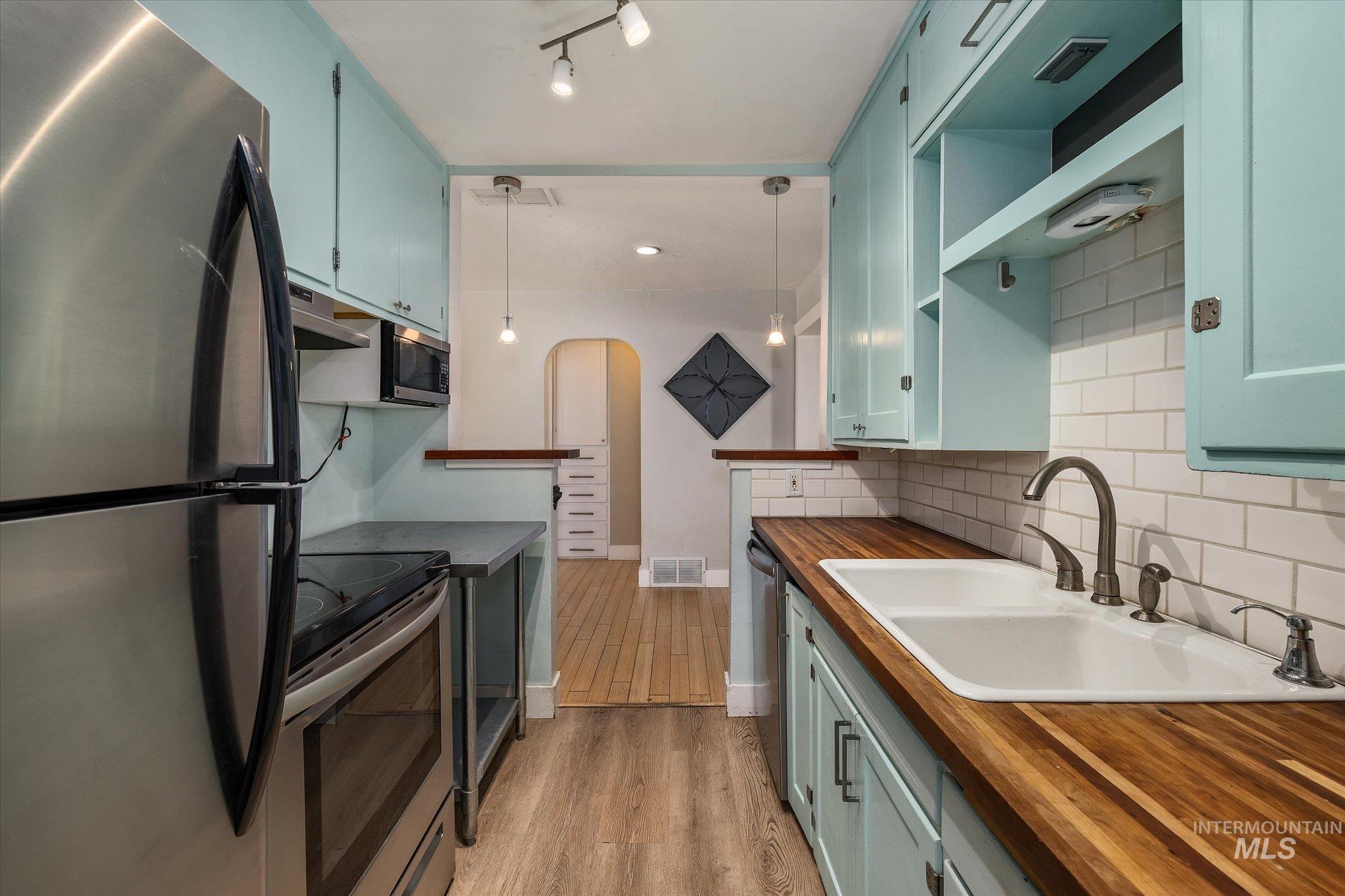 406 W Ada St, Boise, Idaho 83702, 2 Bedrooms, 1 Bathroom, Residential For Sale, Price $594,900, 99003820