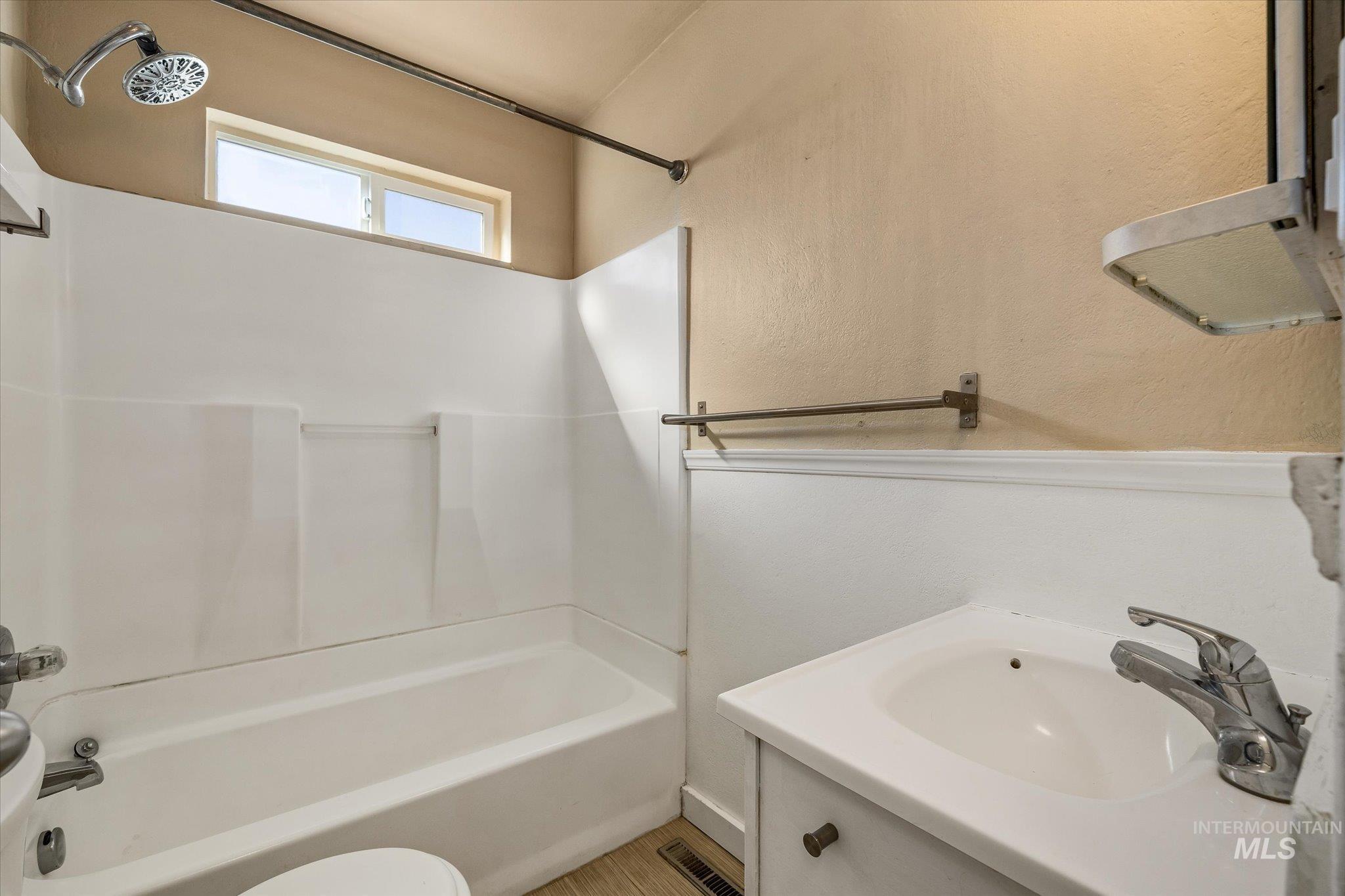 406 W Ada St, Boise, Idaho 83702, 2 Bedrooms, 1 Bathroom, Residential For Sale, Price $594,900, 99003820