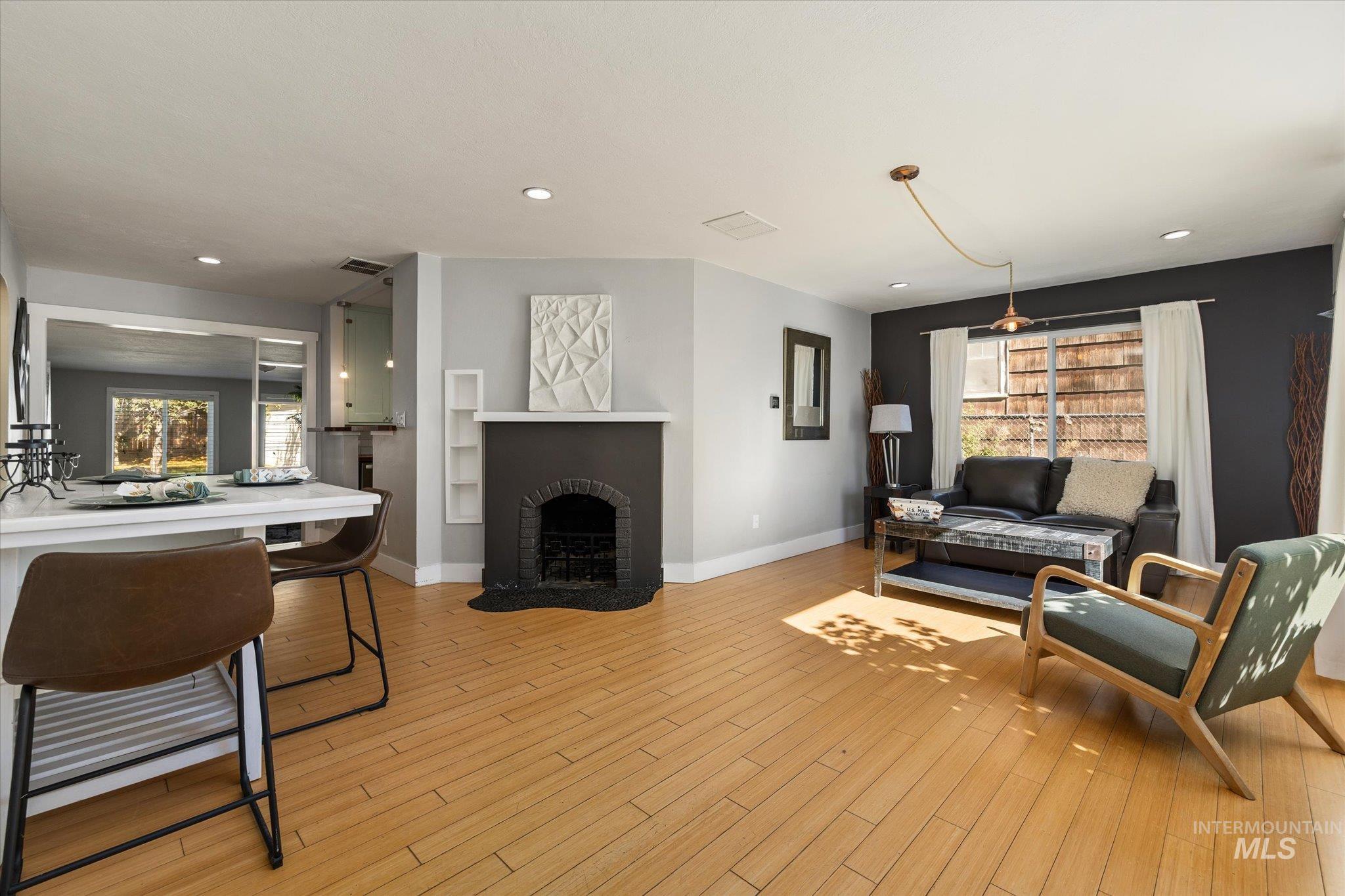 406 W Ada St, Boise, Idaho 83702, 2 Bedrooms, 1 Bathroom, Residential For Sale, Price $594,900, 99003820