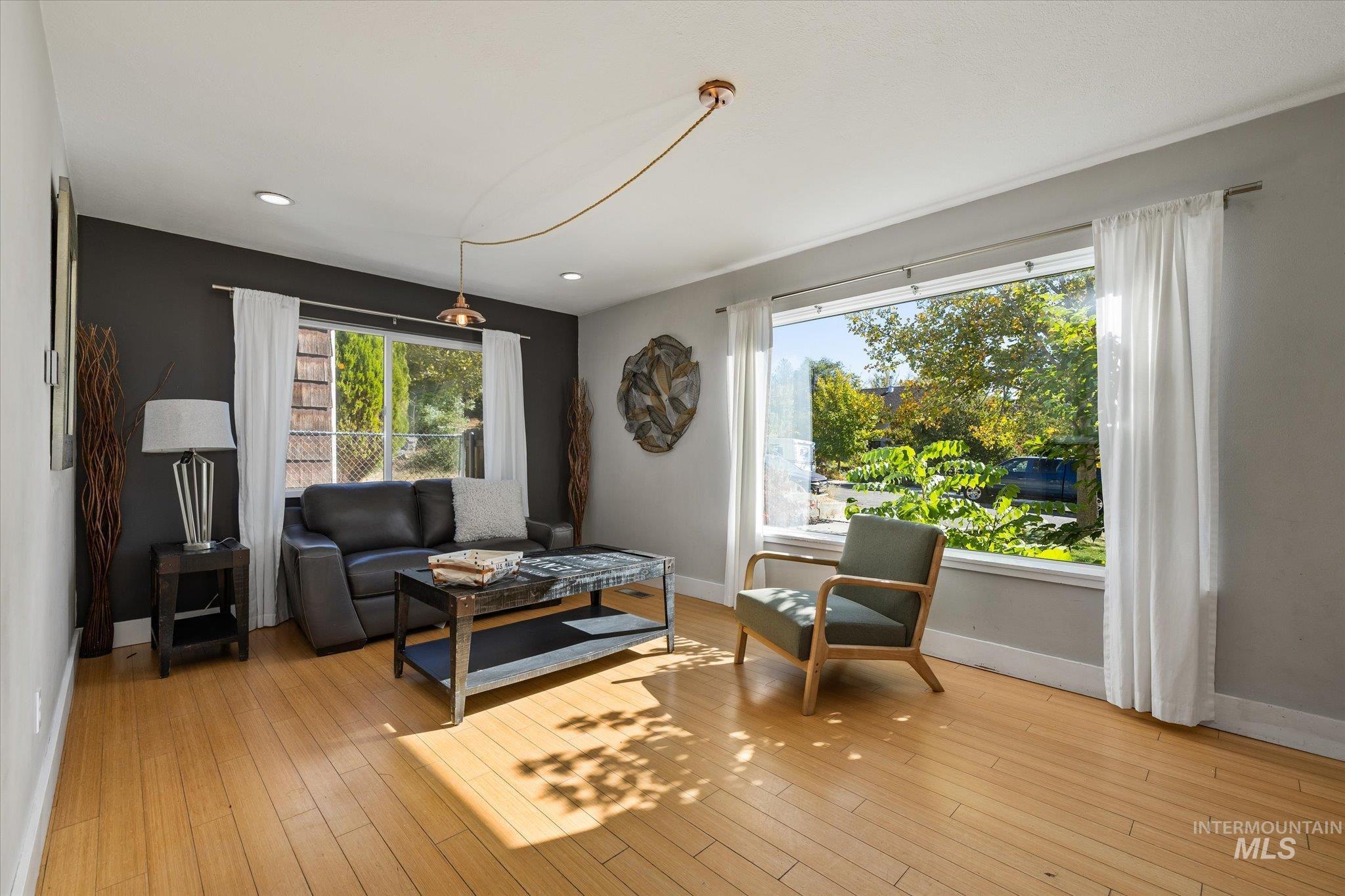 406 W Ada St, Boise, Idaho 83702, 2 Bedrooms, 1 Bathroom, Residential For Sale, Price $594,900, 99003820