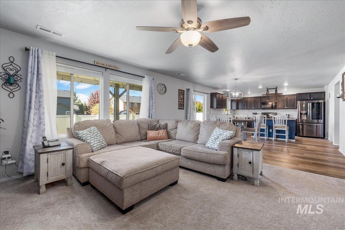 1201 N Bowknot Lake Ave, Star, Idaho 83669, 4 Bedrooms, 2.5 Bathrooms, Residential For Sale, Price $545,000, 99003825