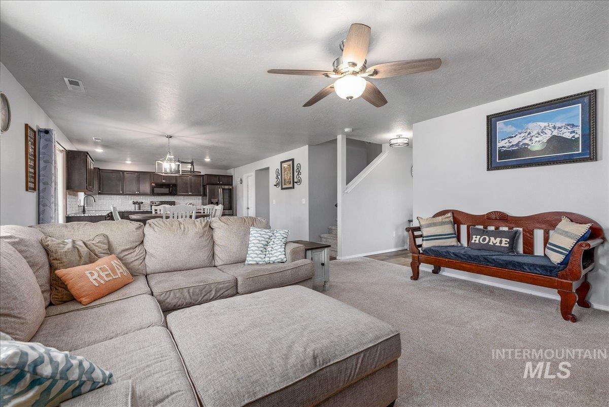 1201 N Bowknot Lake Ave, Star, Idaho 83669, 4 Bedrooms, 2.5 Bathrooms, Residential For Sale, Price $545,000, 99003825